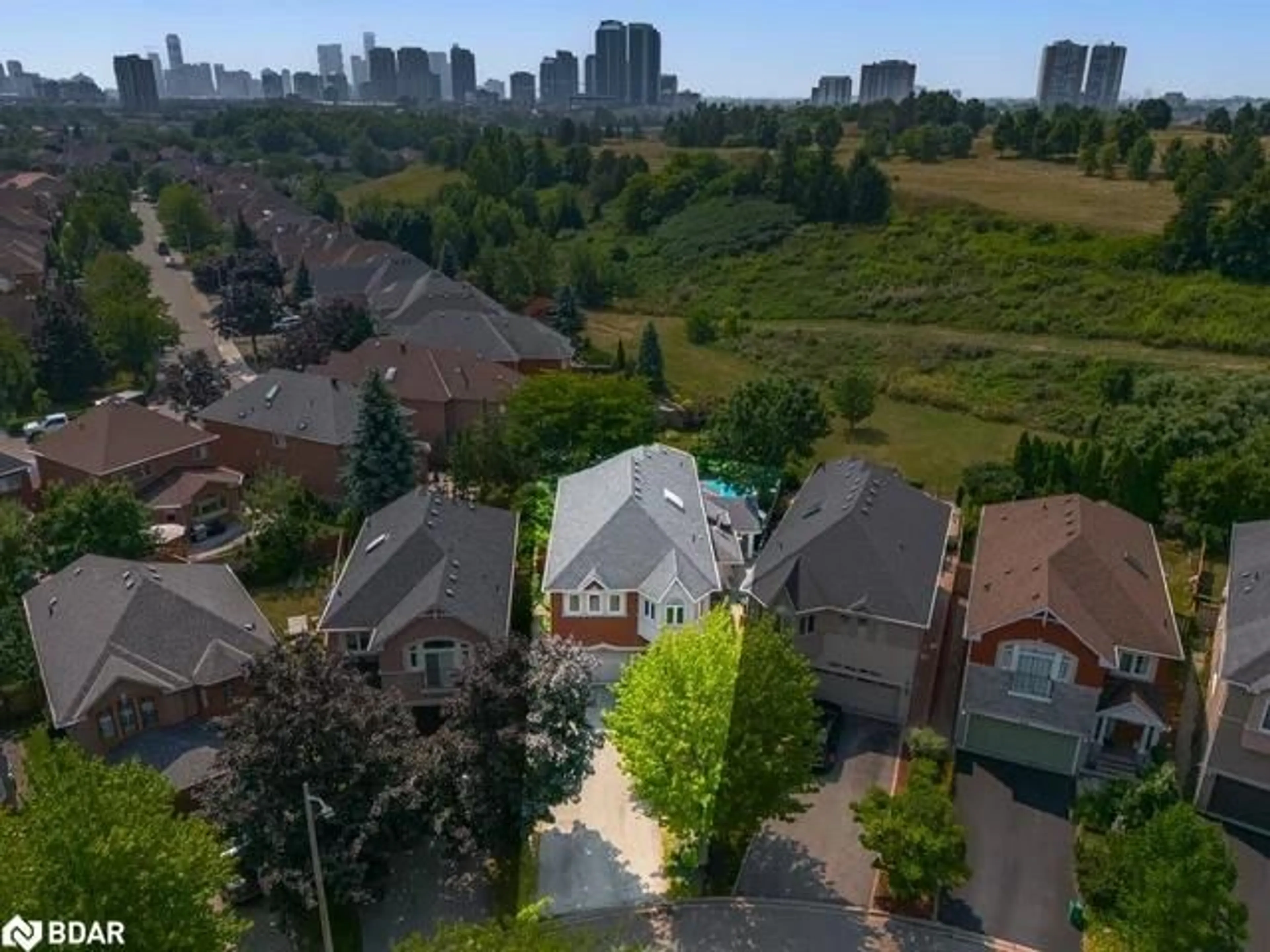 A pic from outside/outdoor area/front of a property/back of a property/a pic from drone, city buildings view from balcony for 5496 Windy Hill Crt, Mississauga Ontario L4Z 3W4