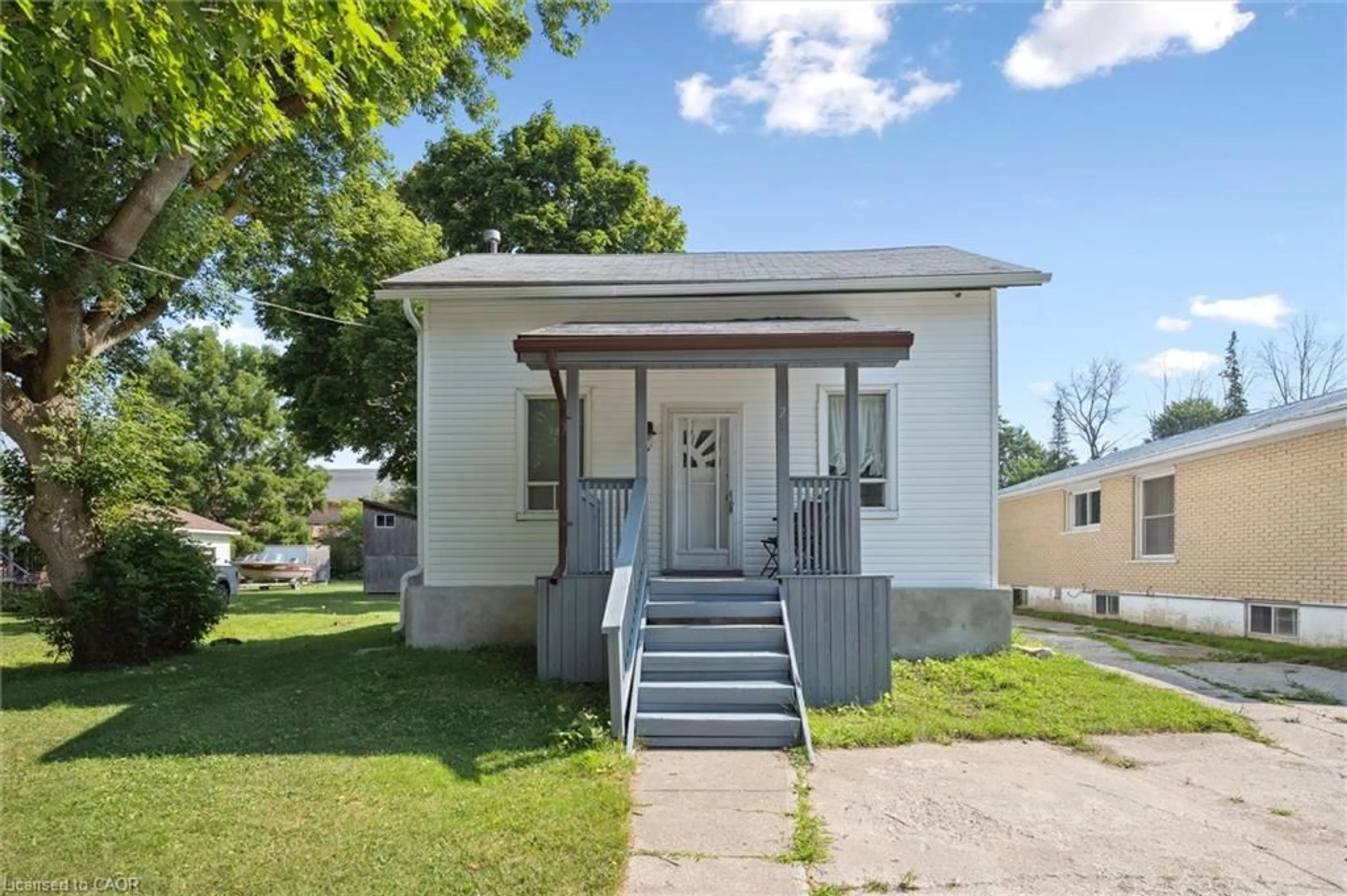 Unknown for 230 Egremont St, Mount Forest Ontario N0G 2L2