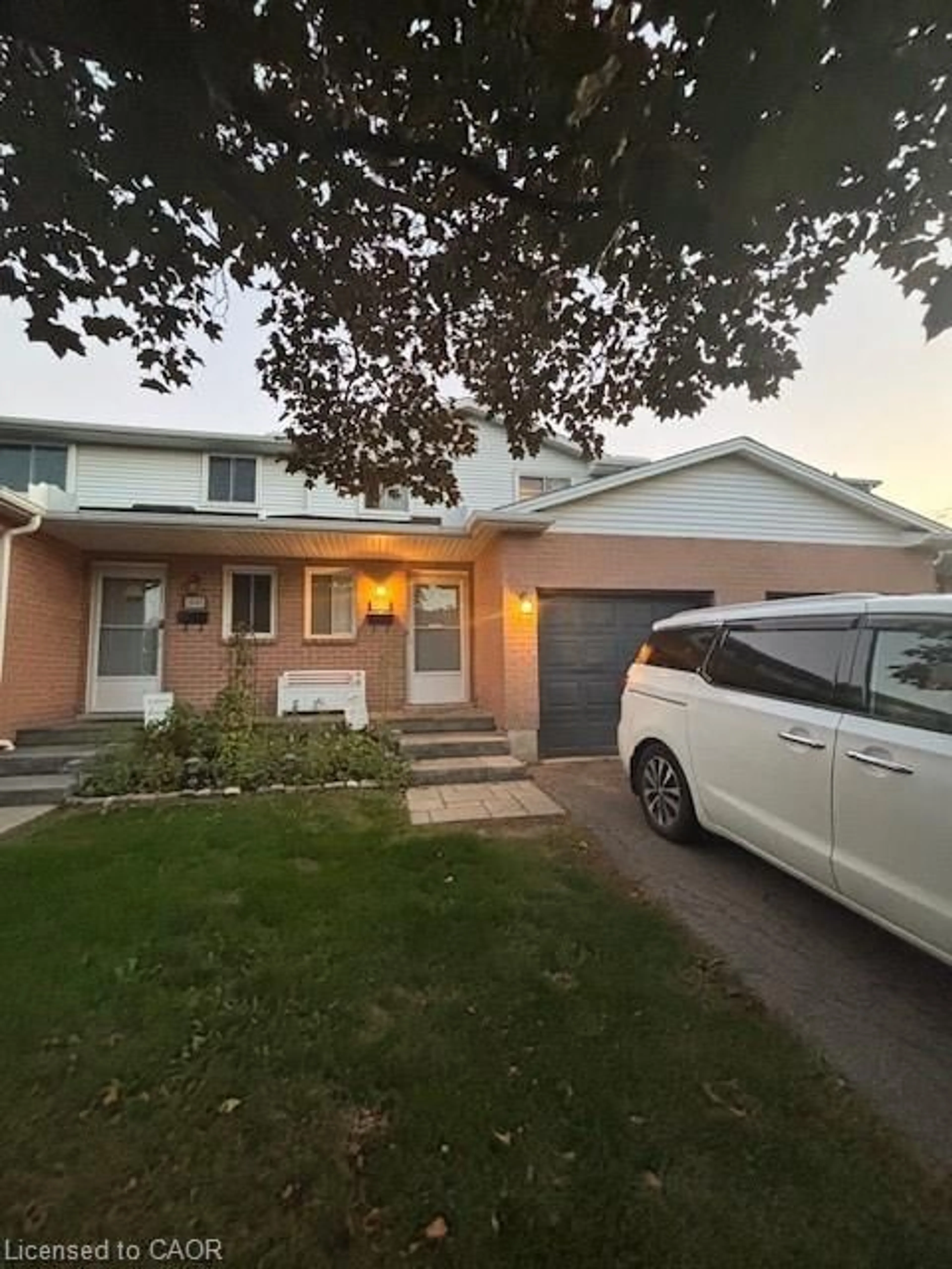 Home with vinyl exterior material, street for 5010 Friesen Blvd #8, Beamsville Ontario L0R 1B5