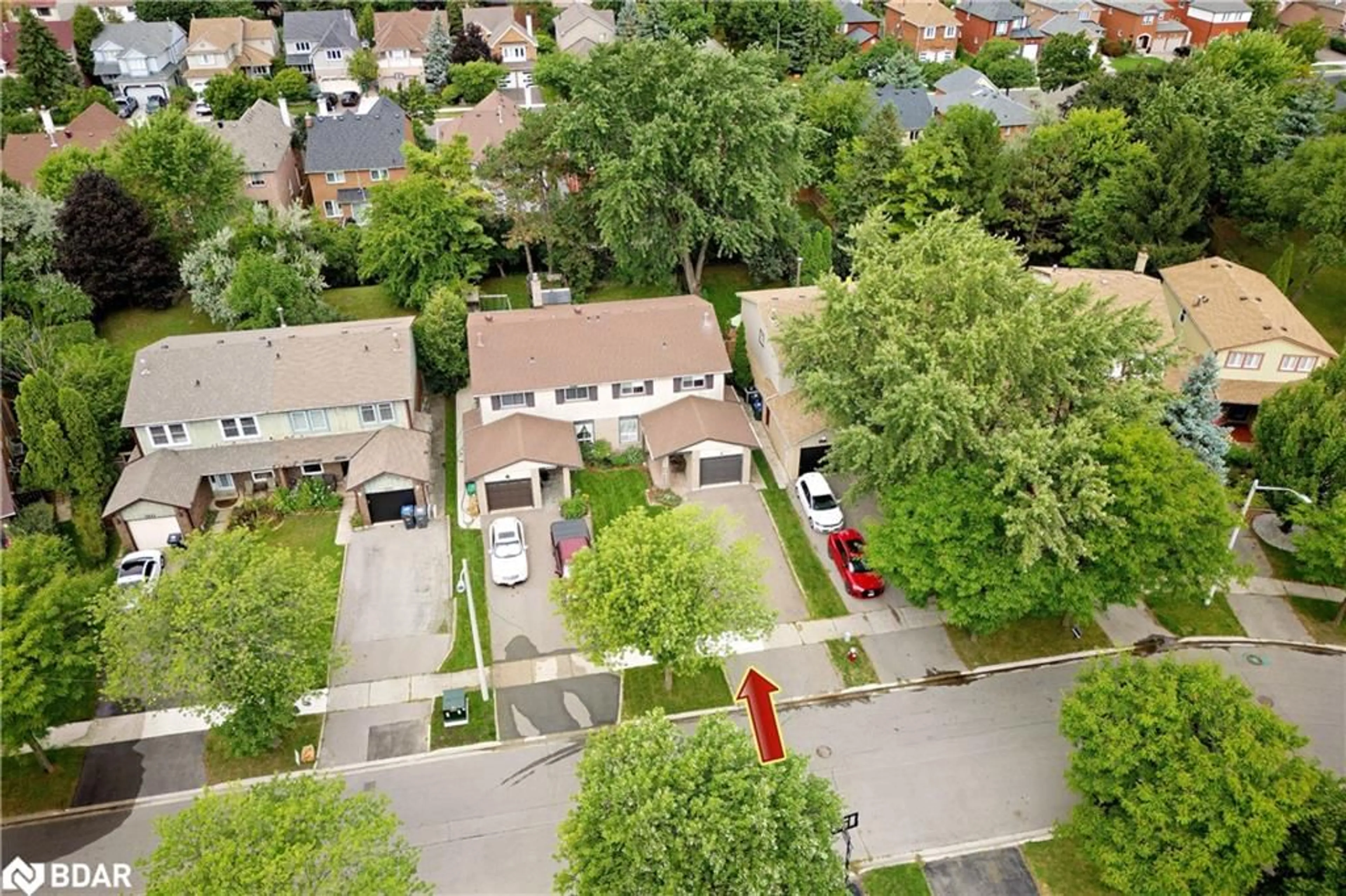 A pic from outside/outdoor area/front of a property/back of a property/a pic from drone, street for 7223 Bendigo Cir, Mississauga Ontario L5N 1Z4