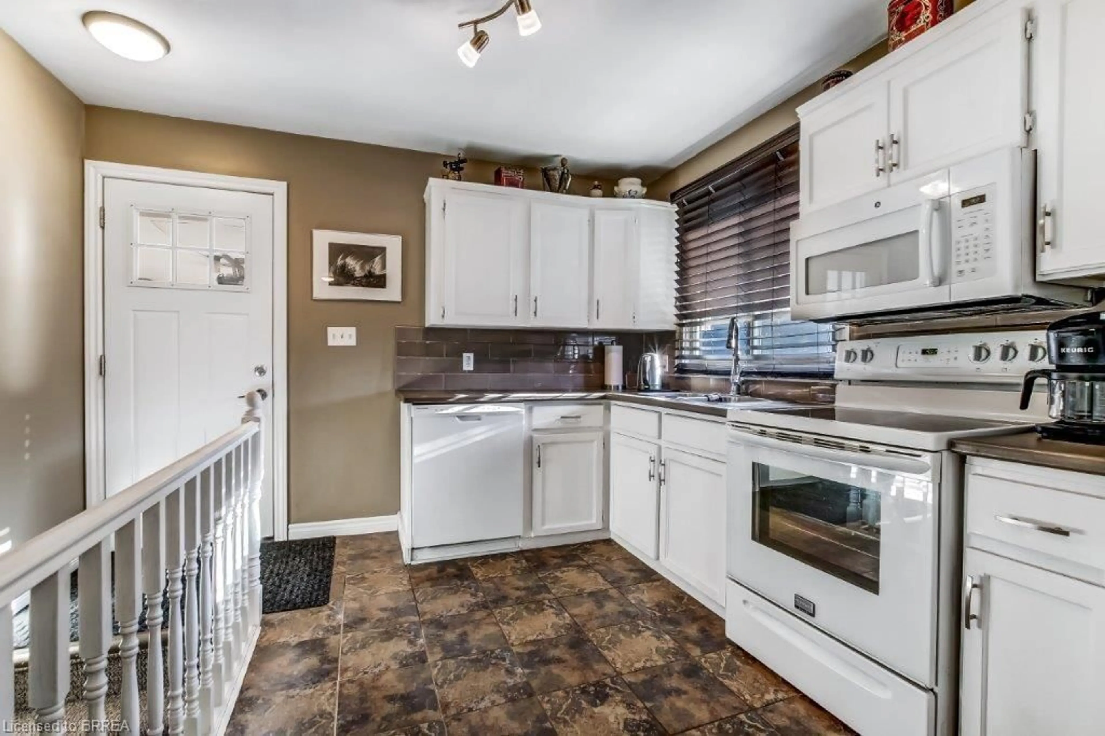 Standard kitchen, ceramic/tile floor for 66 Forsythe Ave, Brantford Ontario N3R 3L7