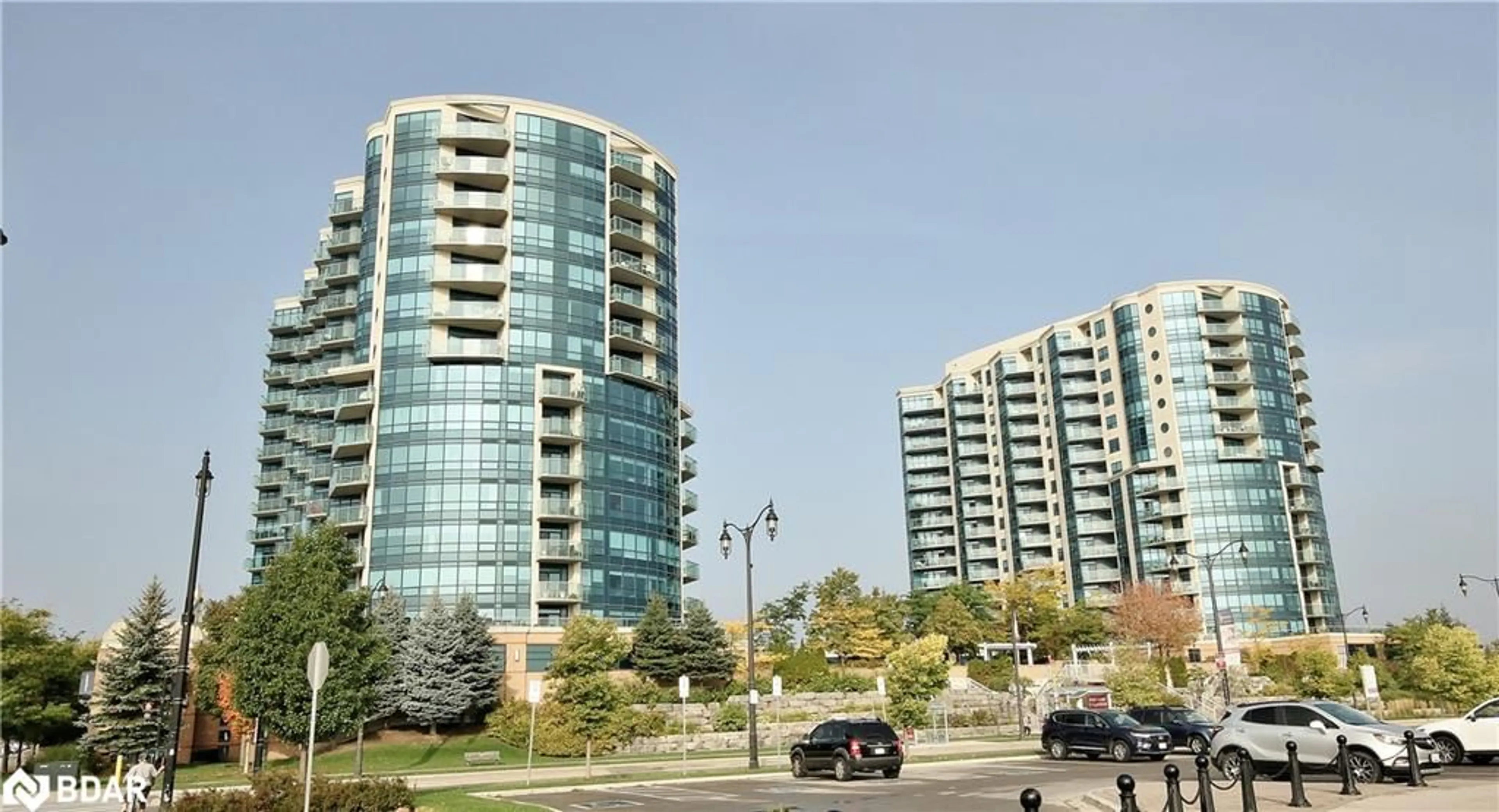Blurry image for 37 Ellen Street St #511, Barrie Ontario L4N 6G2