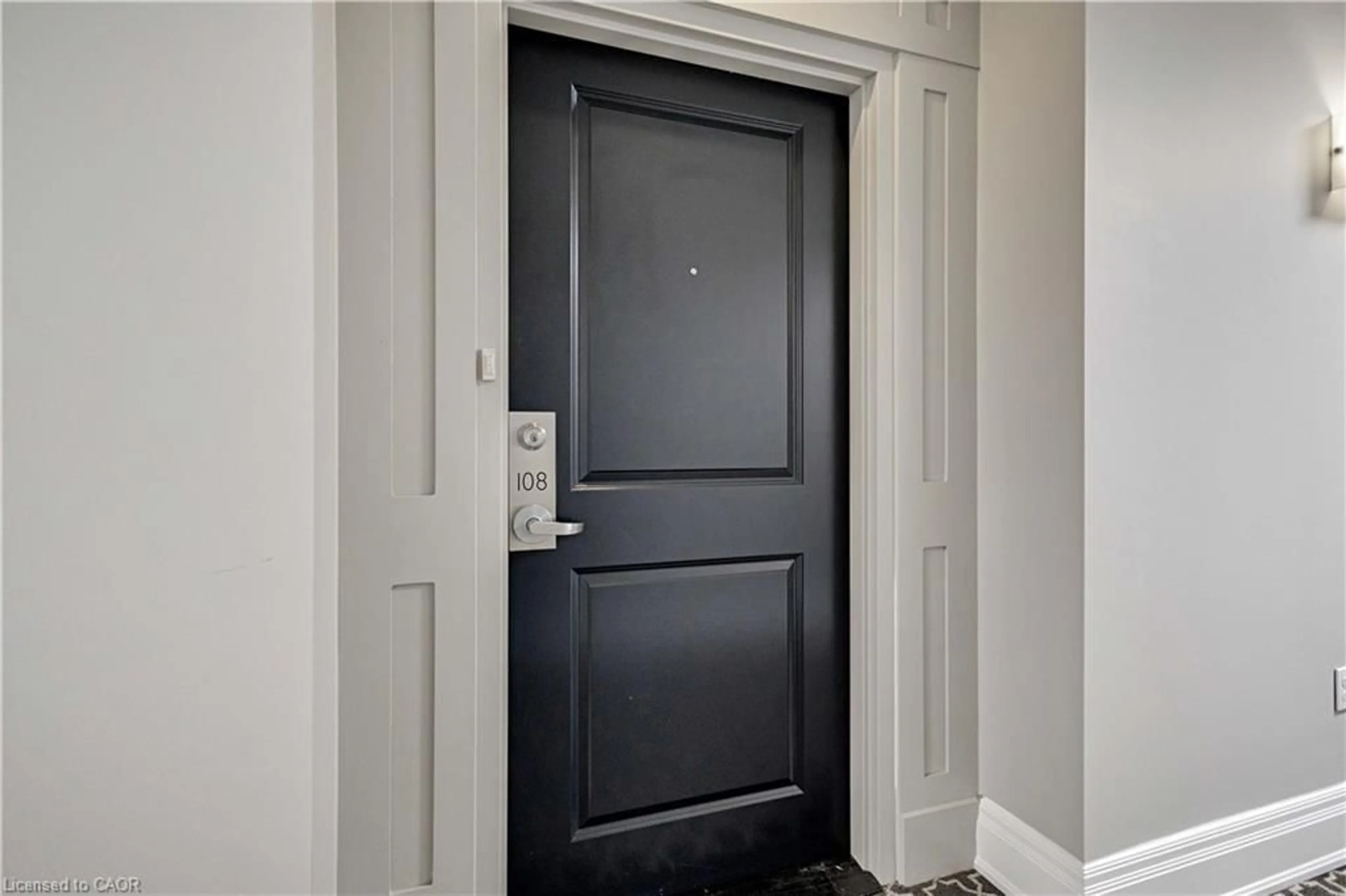 Indoor entryway for 125 Wilson St #108, Ancaster Ontario L9G 0B3
