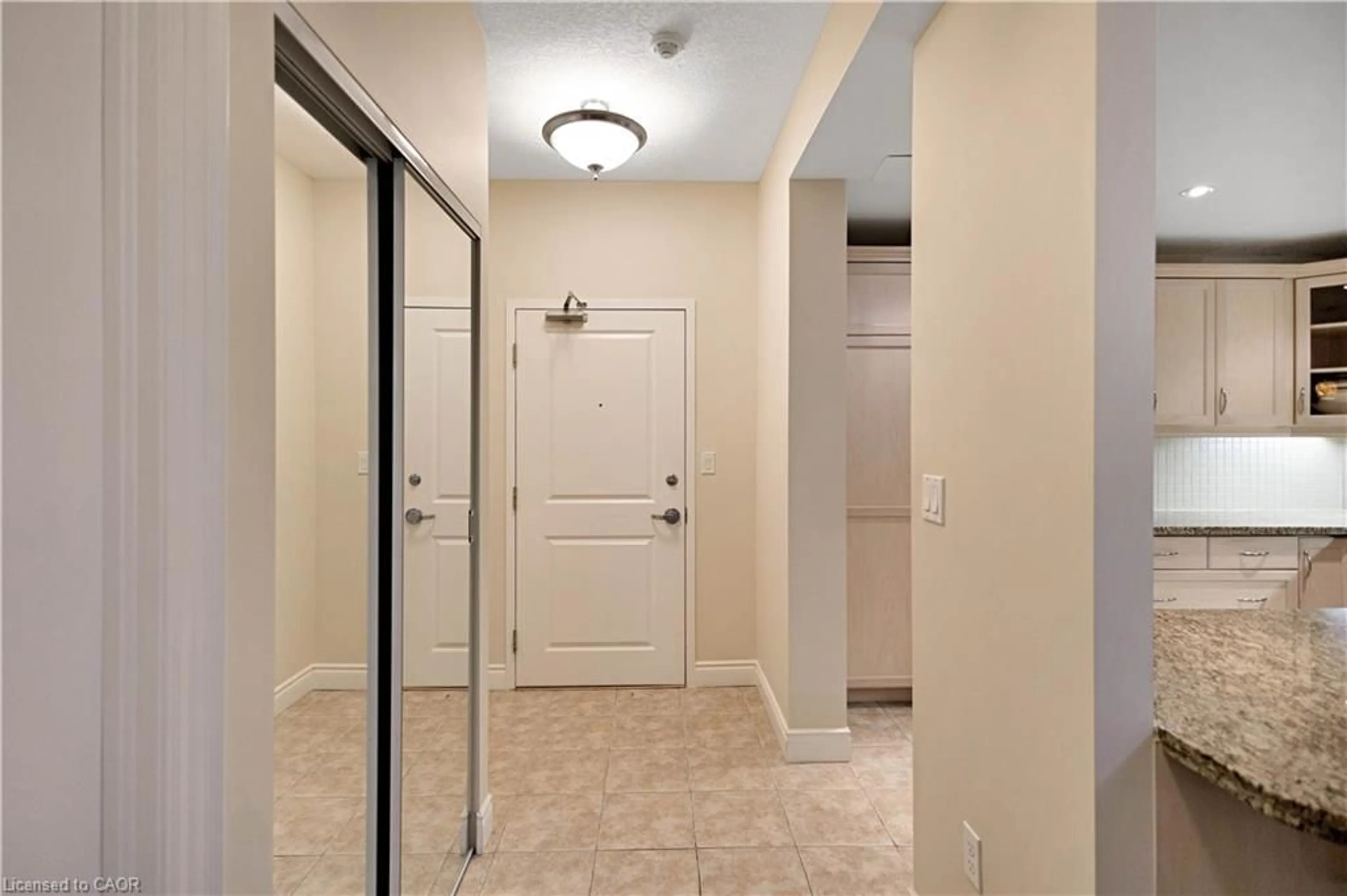 Indoor entryway for 125 Wilson St #108, Ancaster Ontario L9G 0B3