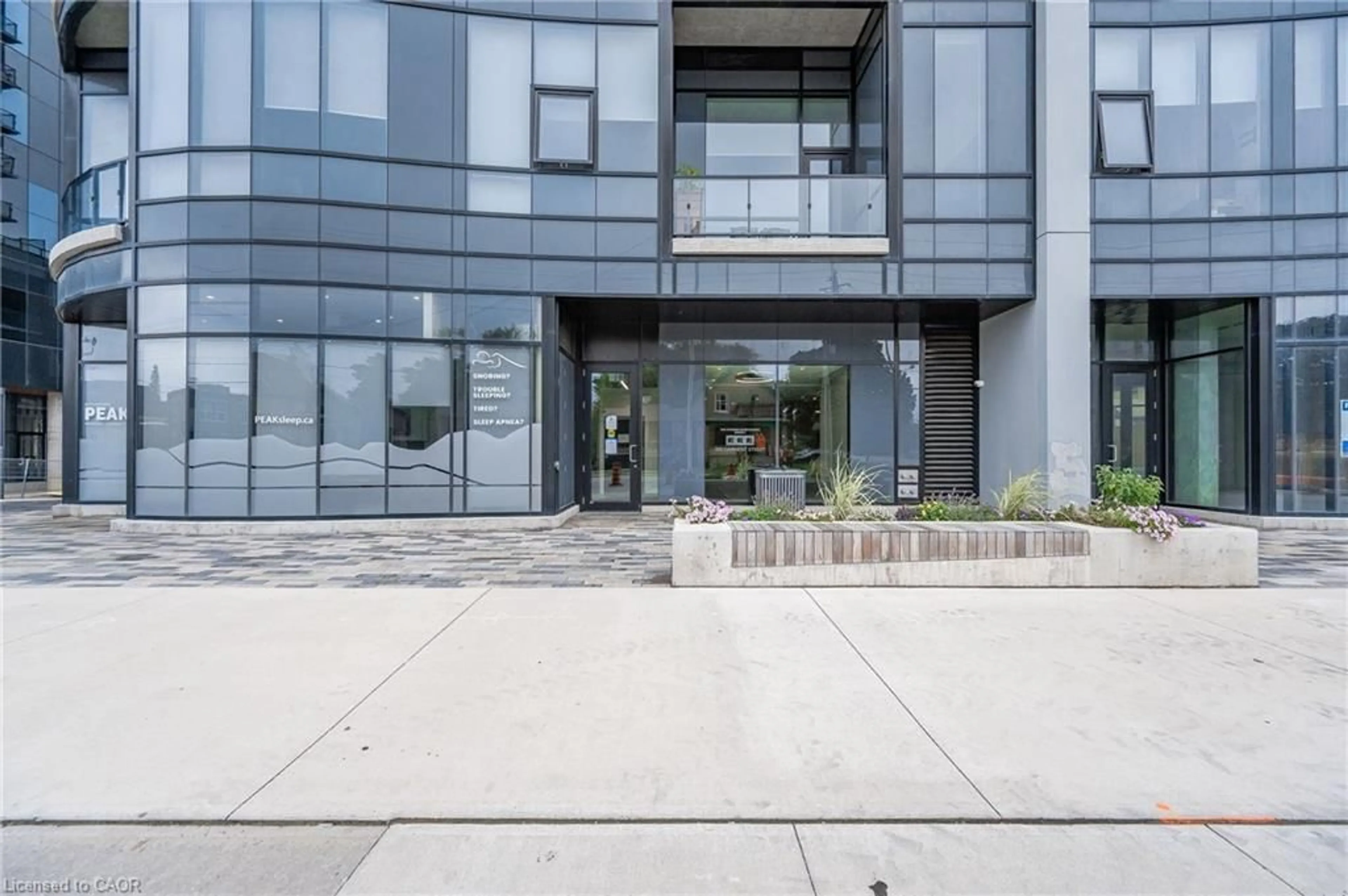 Indoor foyer for 100 Garment St #903, Kitchener Ontario N2G 0C3