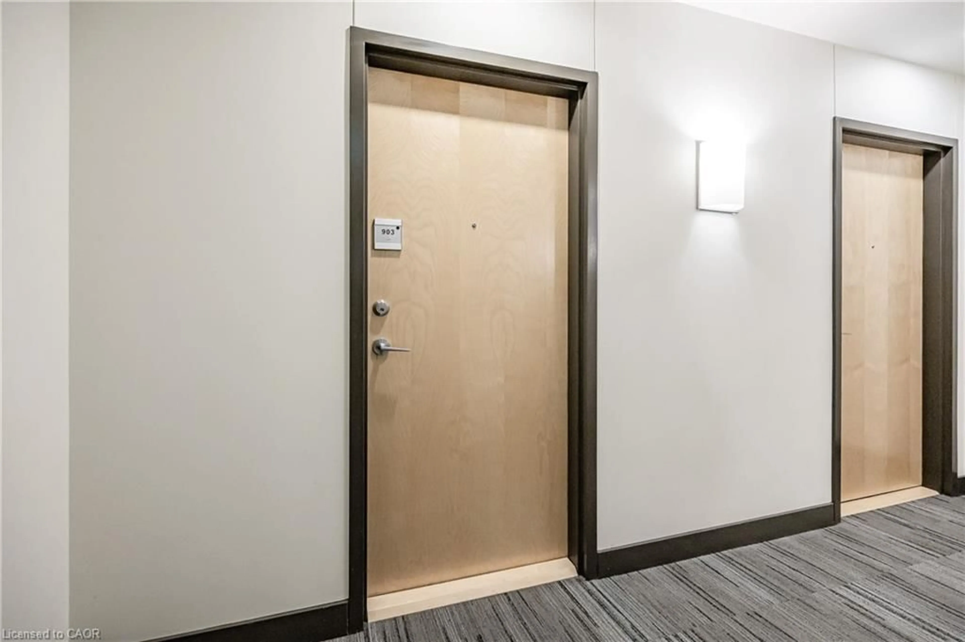 Indoor foyer for 100 Garment St #903, Kitchener Ontario N2G 0C3