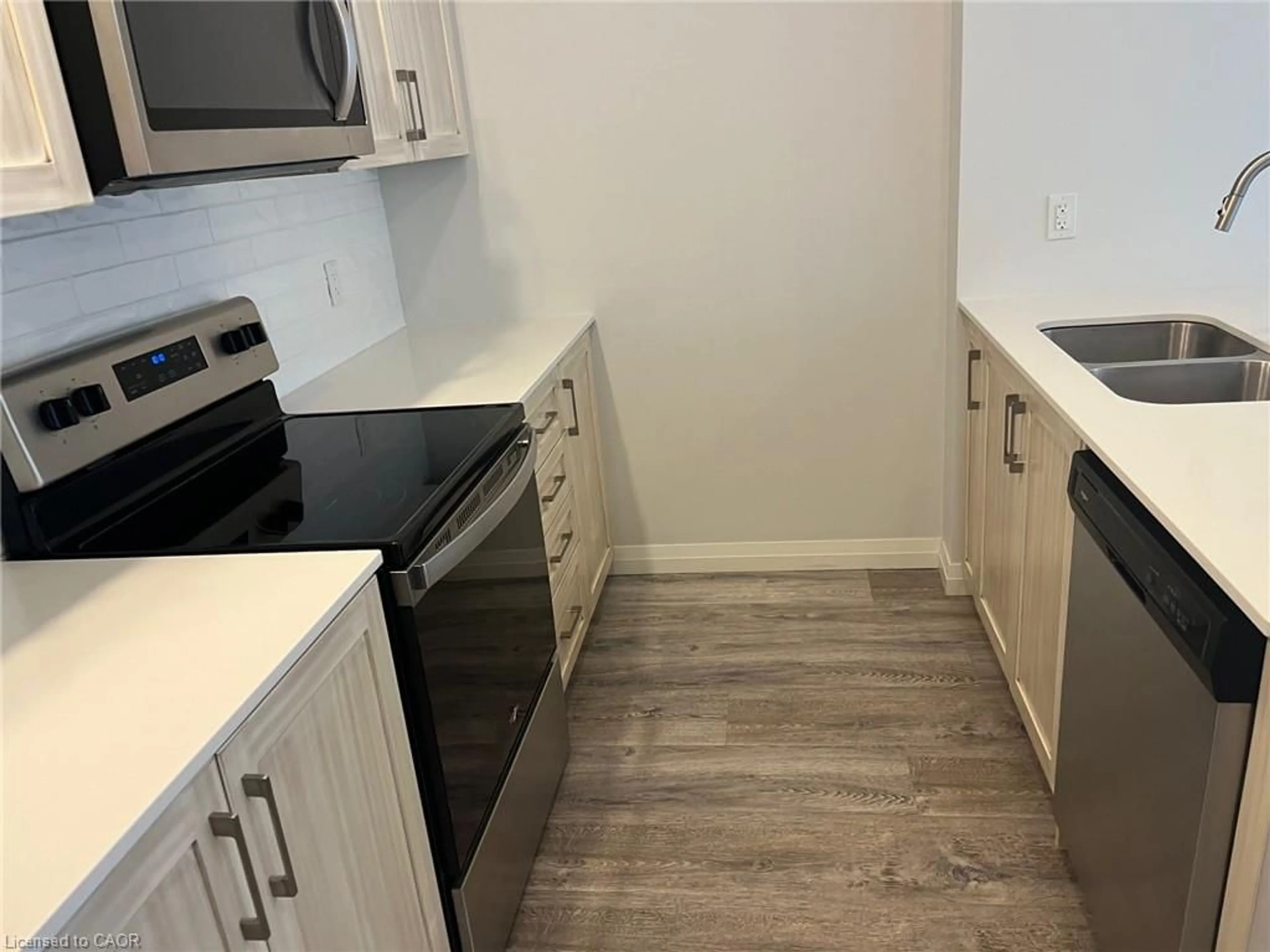 Standard kitchen, unknown for 108 Garment St #1501, Kitchener Ontario N2G 3B2