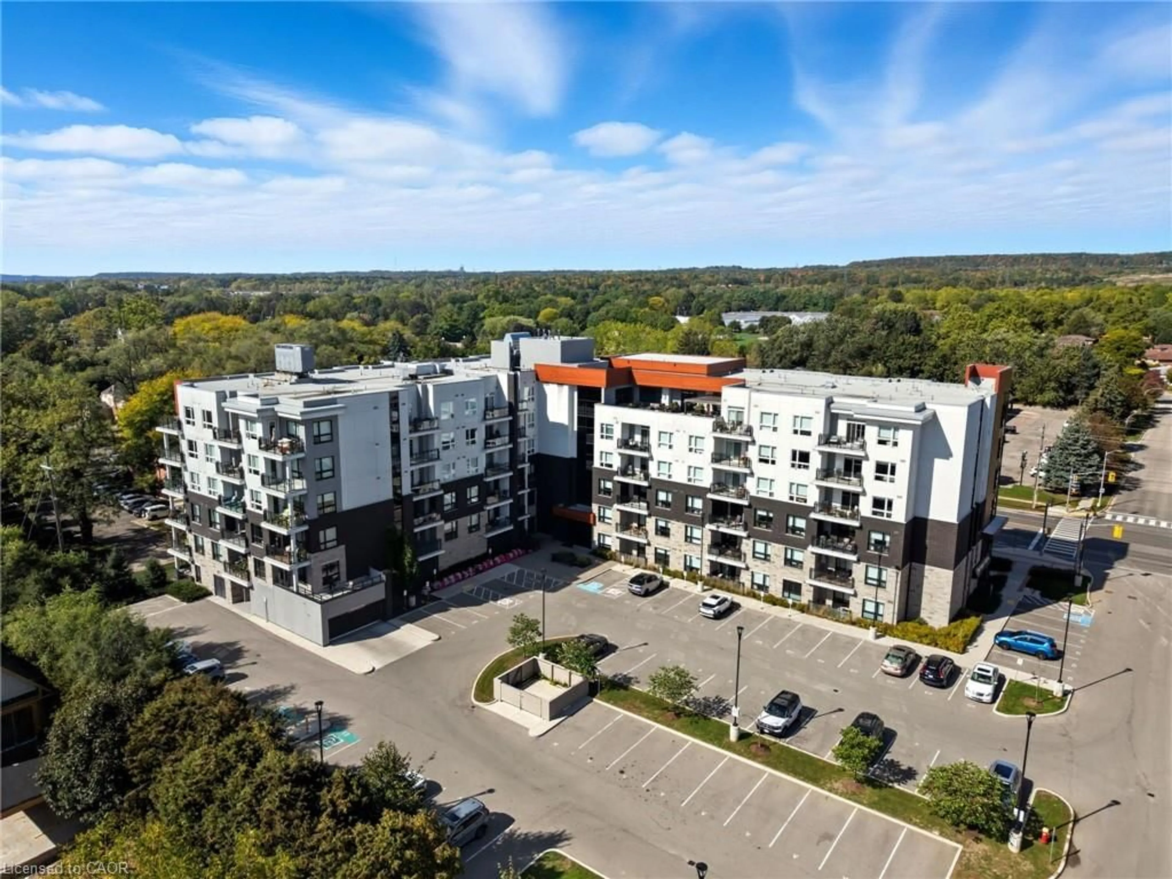 A pic from outside/outdoor area/front of a property/back of a property/a pic from drone, building for 320 Plains Rd #307, Burlington Ontario L7T 0C1
