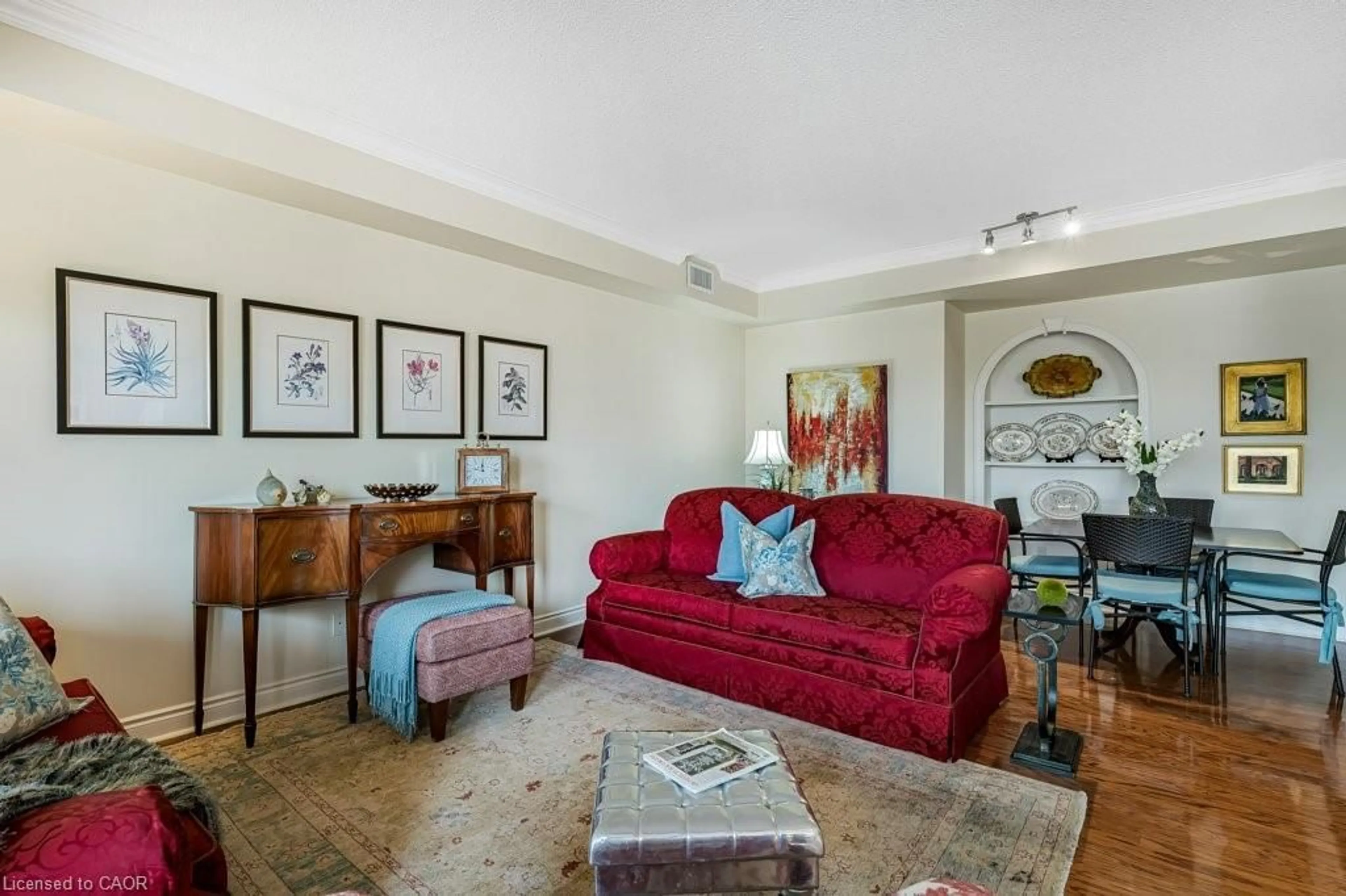 Living room with furniture, unknown for 1477 Lakeshore Rd #702, Burlington Ontario L7S 1B5