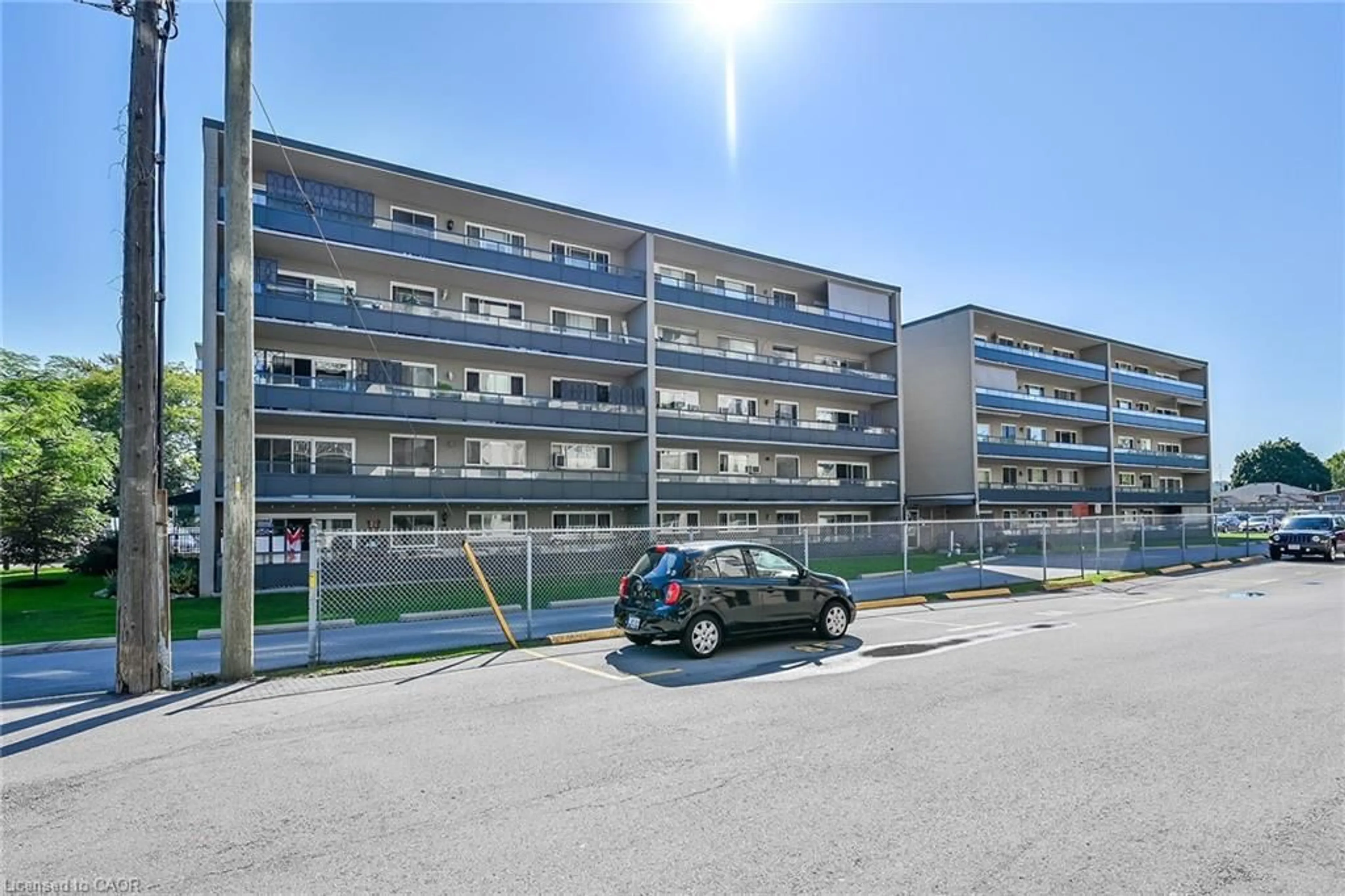 Parking for 510 Queenston Rd #404, Hamilton Ontario L8K 1J3