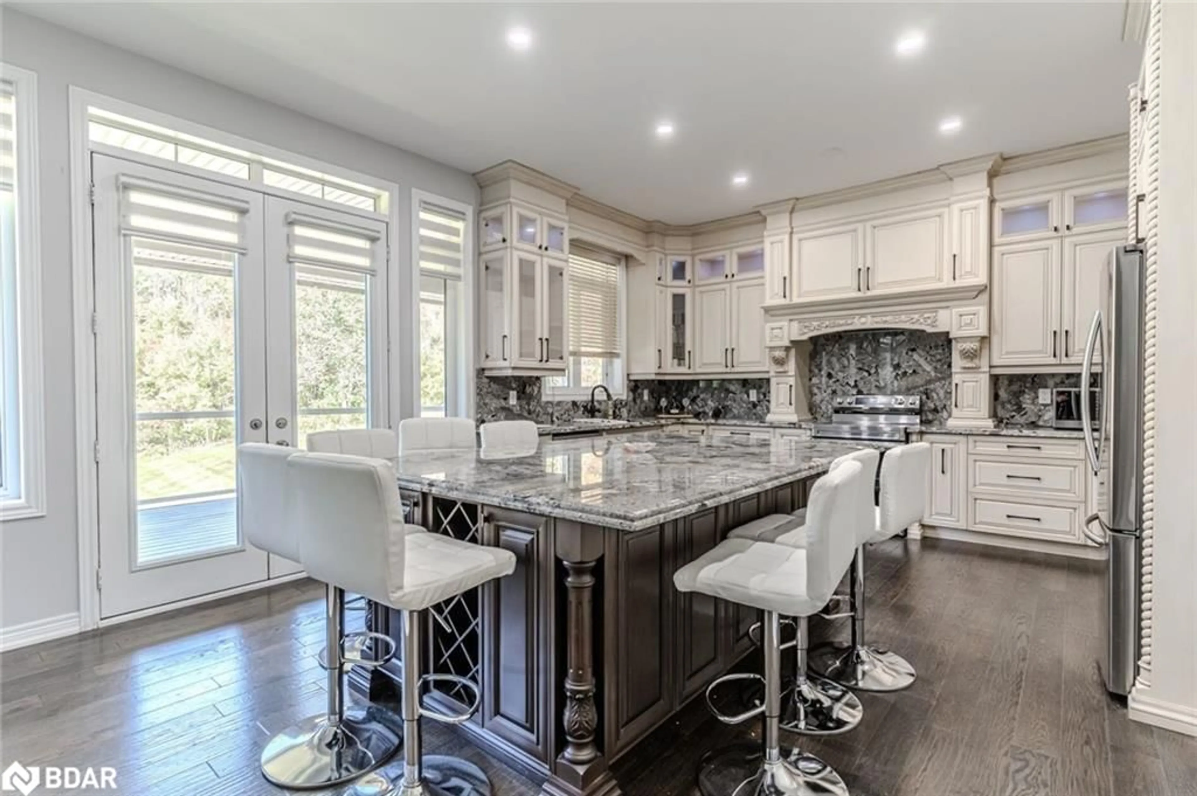 Contemporary kitchen, ceramic/tile floor for 102 Pine Hill Road, Bradford Ontario L3Z 0H1