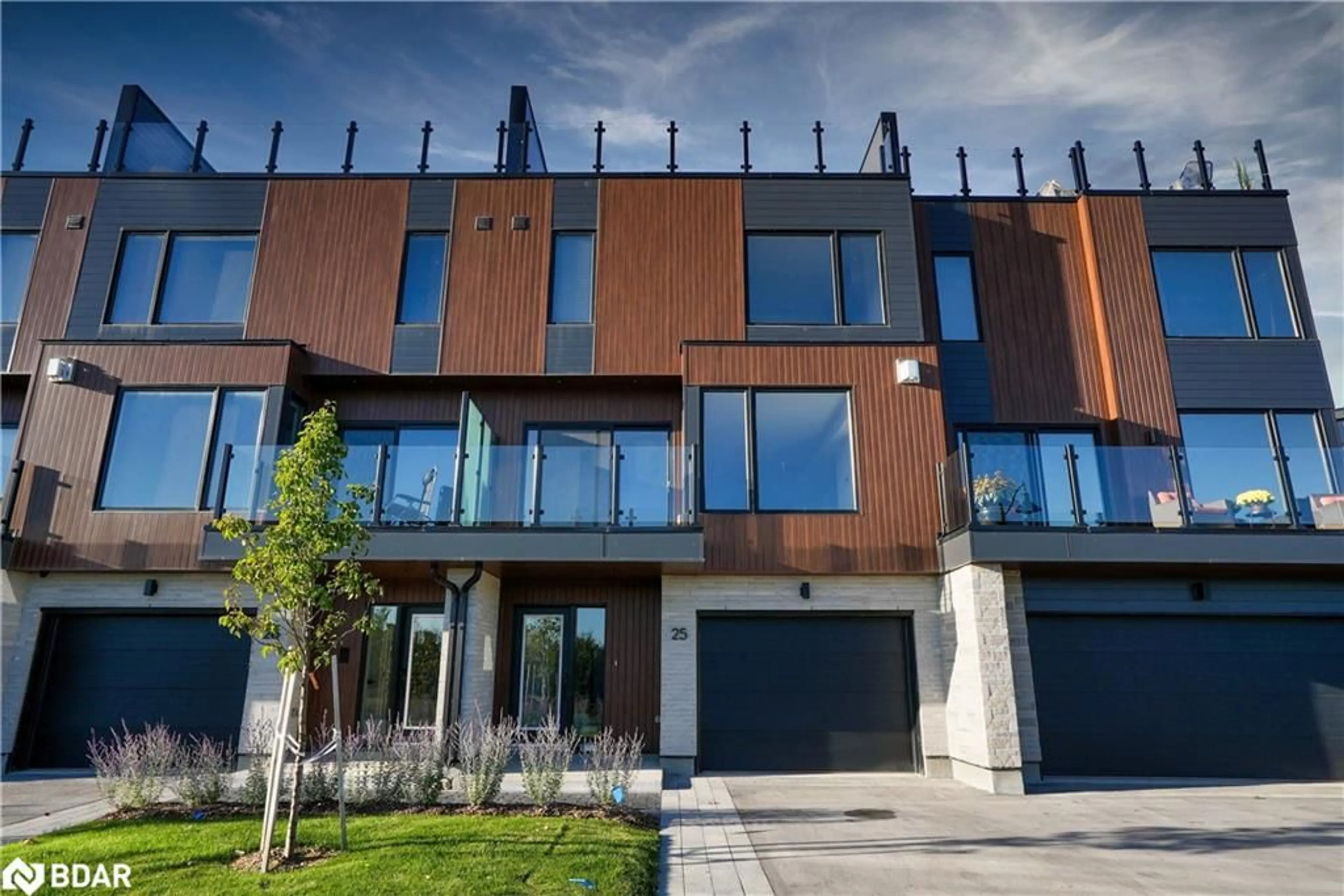 Home with brick exterior material, street for 117 Sladden Court Crt, Thornbury Ontario N0H 2P0