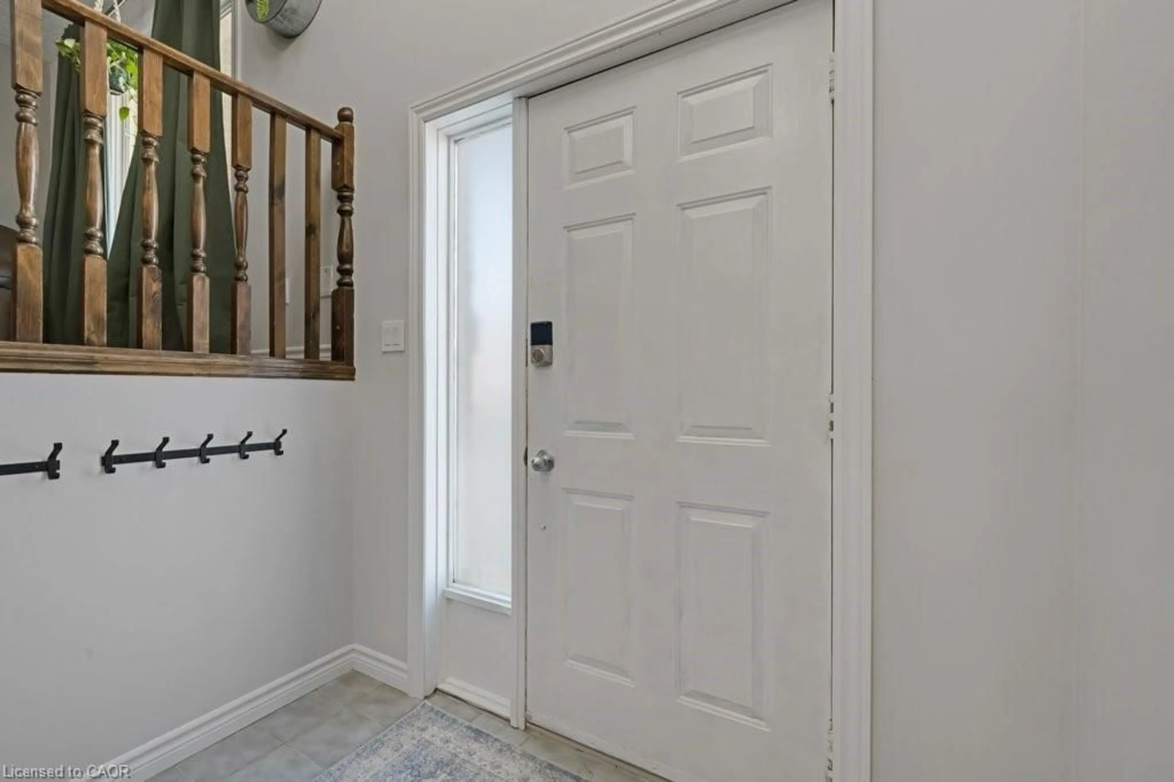 Indoor entryway for 233 Scott Rd, Cambridge Ontario N3C 3K6