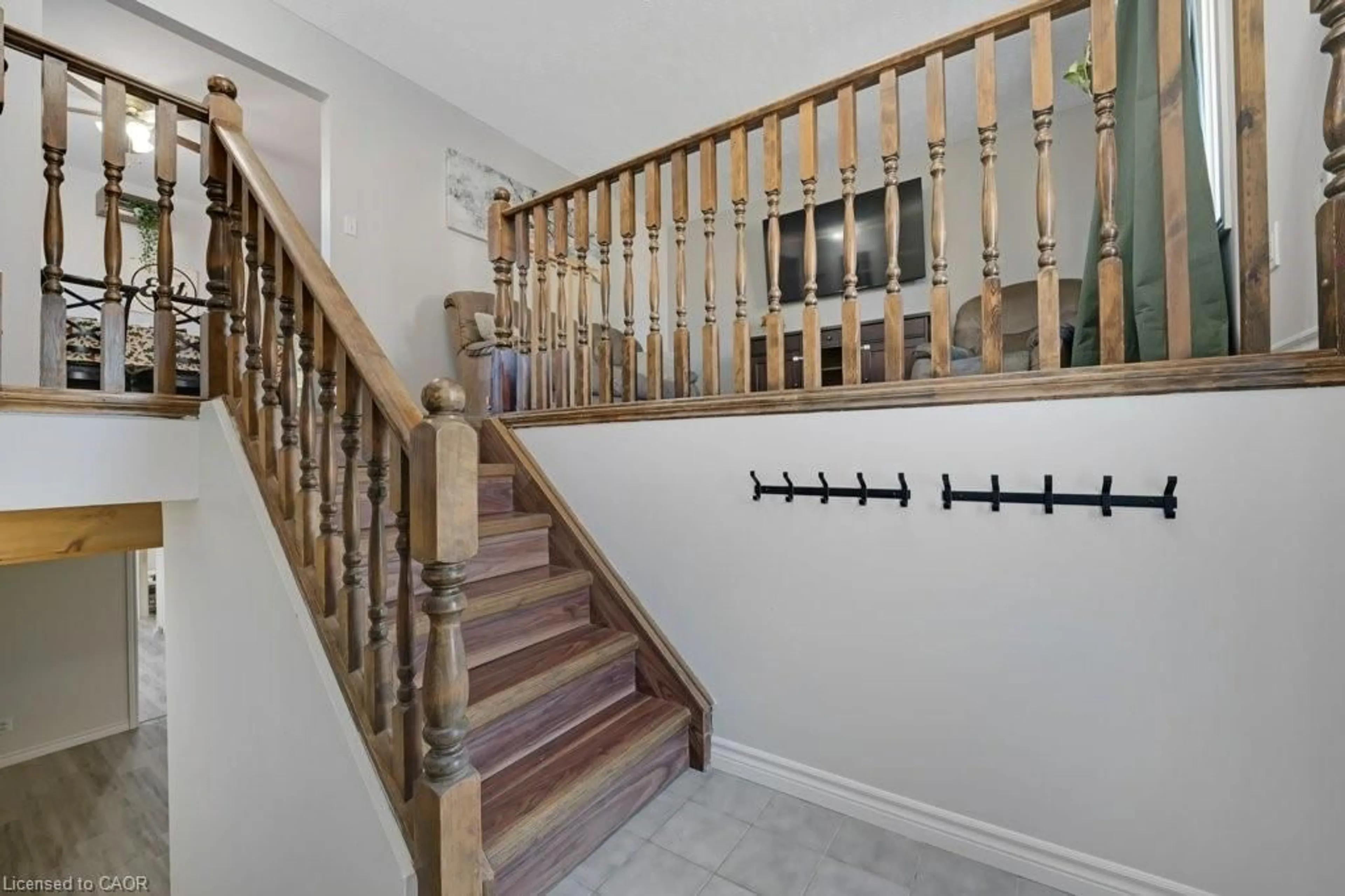 Stairs for 233 Scott Rd, Cambridge Ontario N3C 3K6