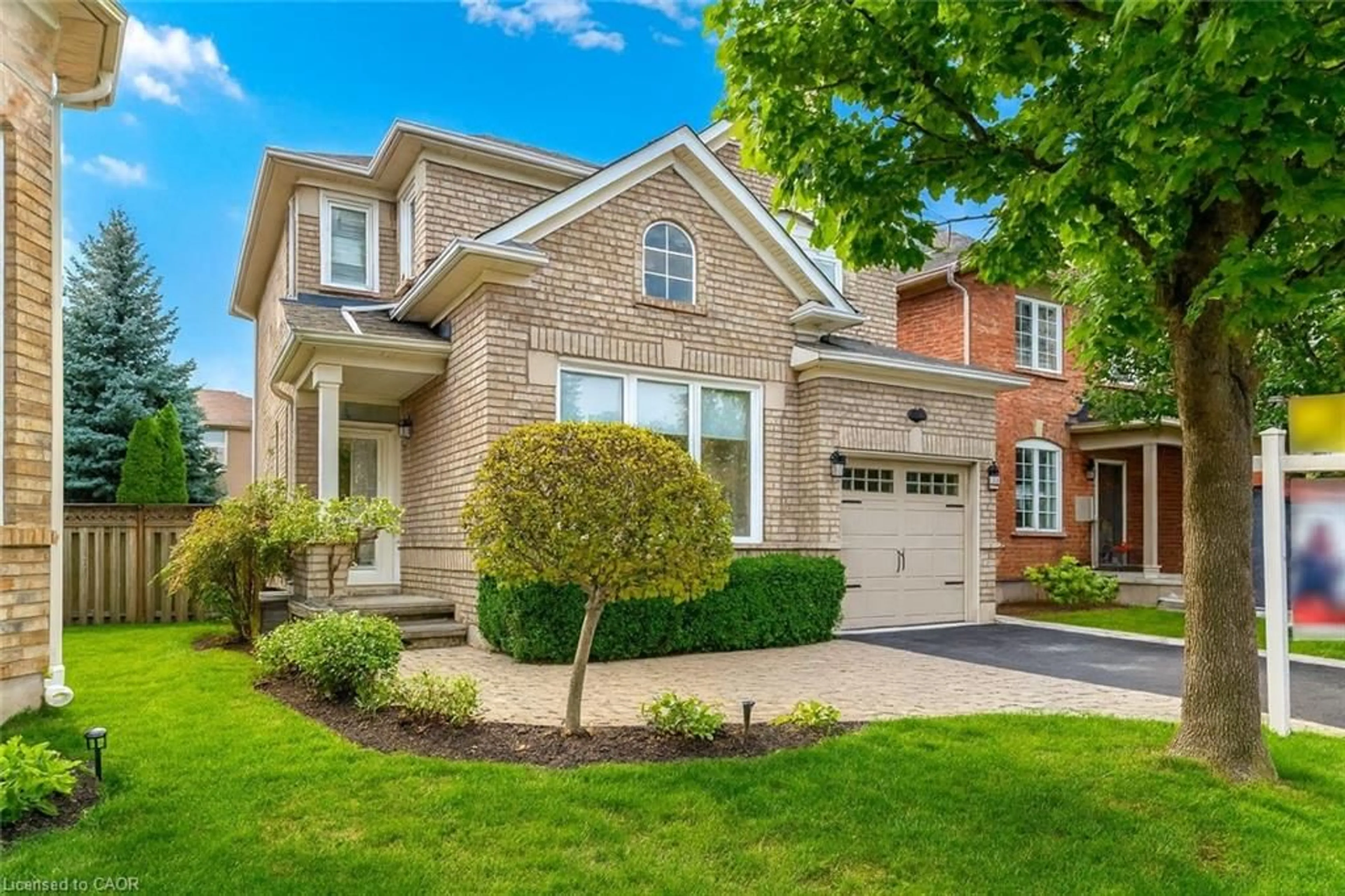 Home with brick exterior material, street for 2270 Dunforest Cres, Oakville Ontario L6M 4X3