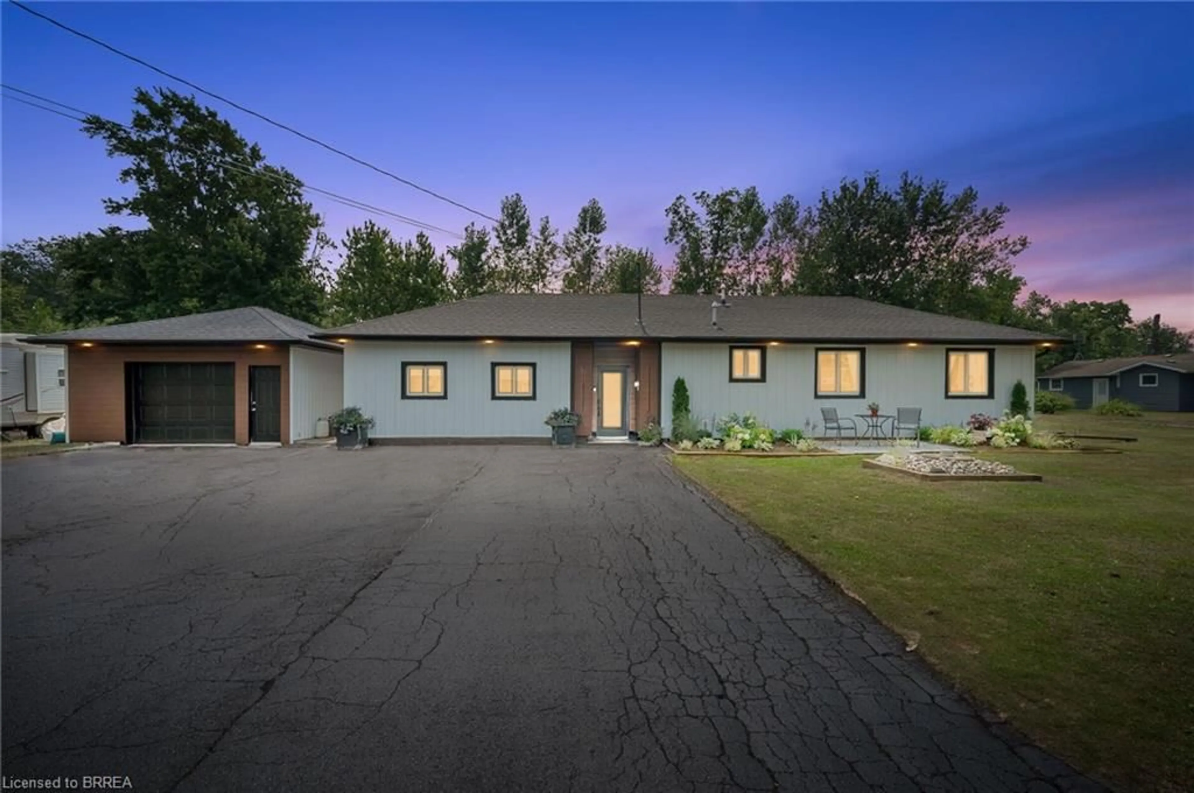 A pic from outside/outdoor area/front of a property/back of a property/a pic from drone, street for 2525 Vimy Rd, Port Colborne Ontario L3K 5V3