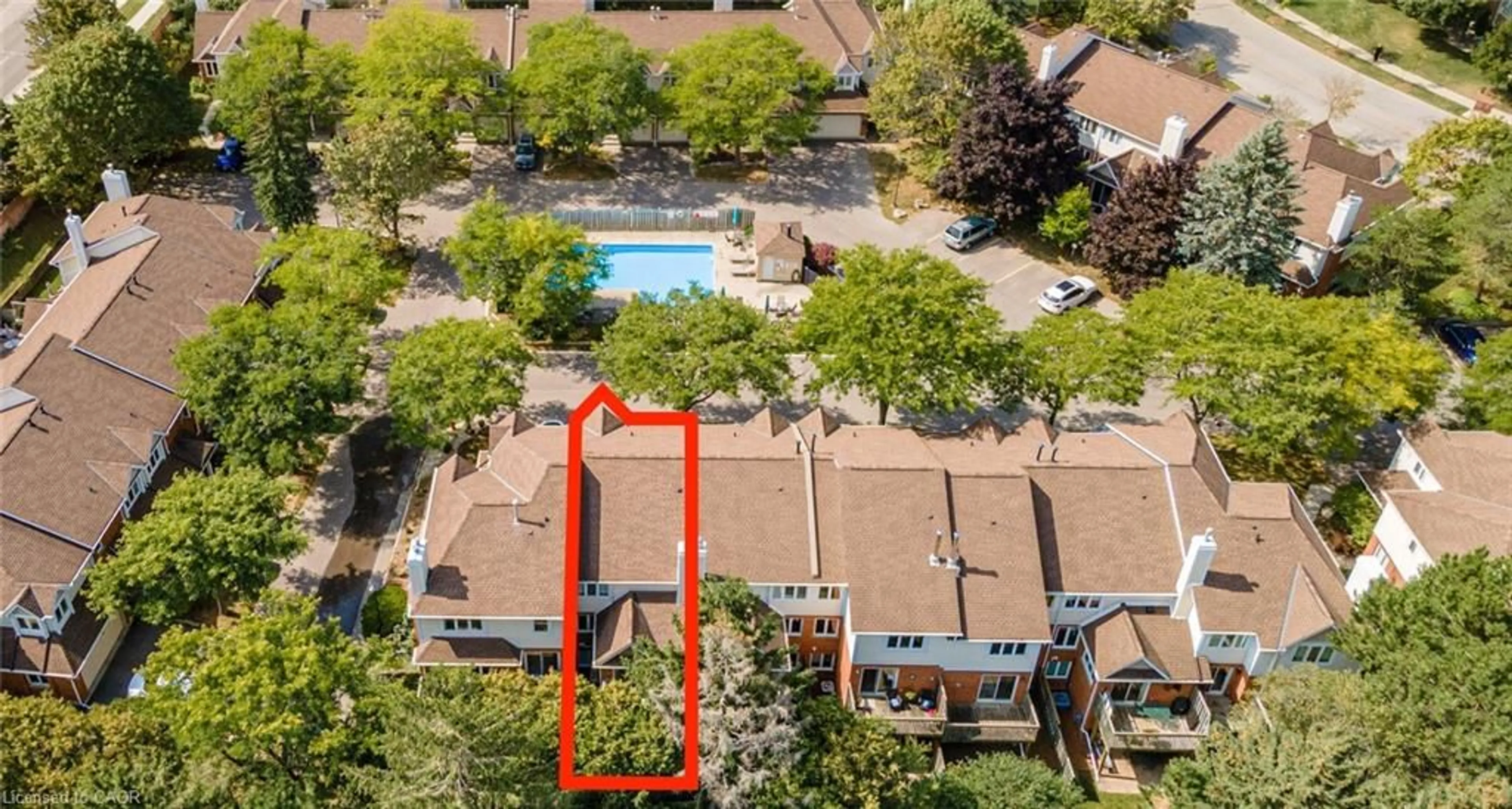 A pic from outside/outdoor area/front of a property/back of a property/a pic from drone, street for 523 Beechwood Dr #12, Waterloo Ontario N2T 2G7