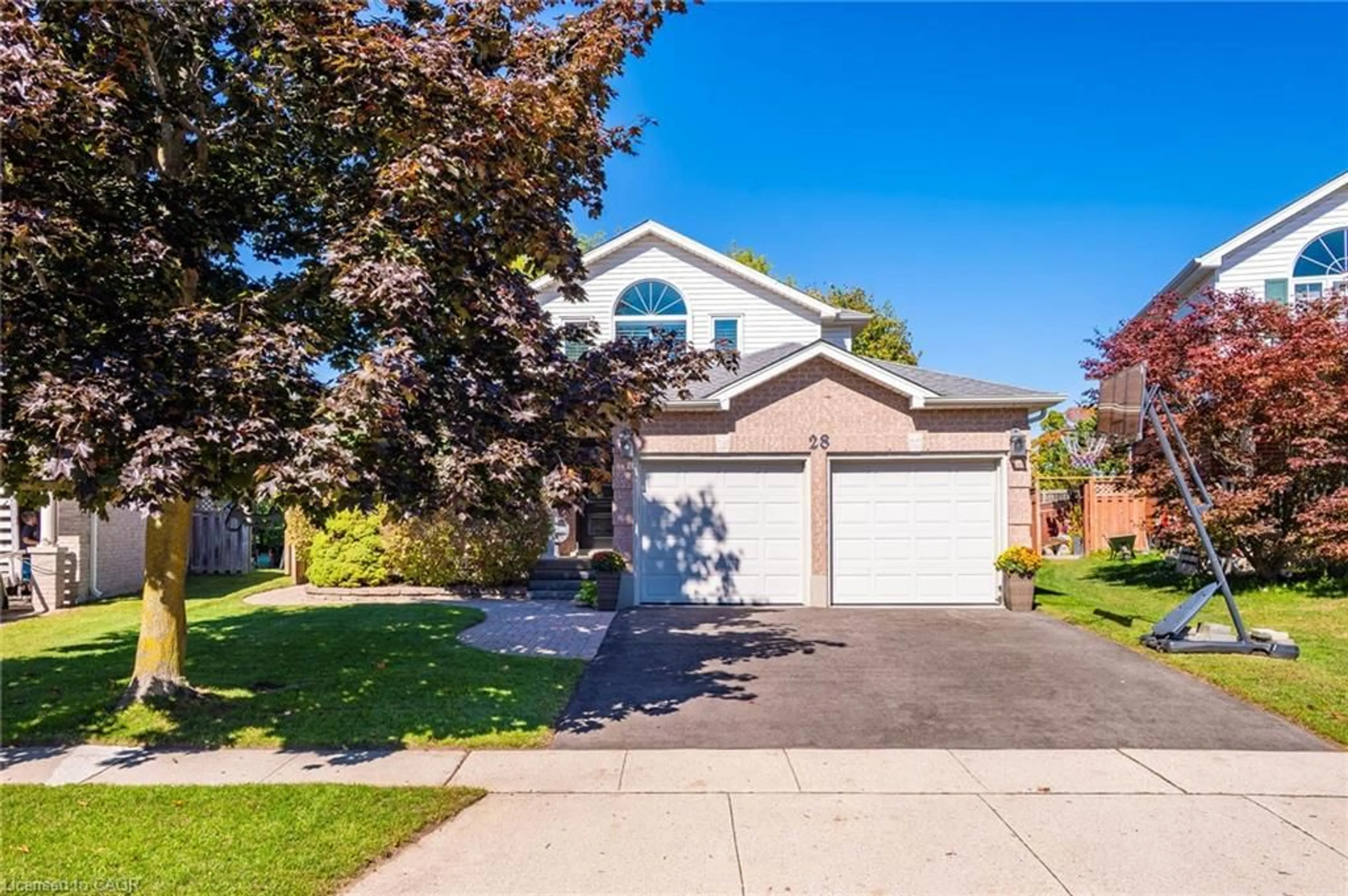 Home with vinyl exterior material, street for 28 Endeavour Dr, Cambridge Ontario N3C 4C4