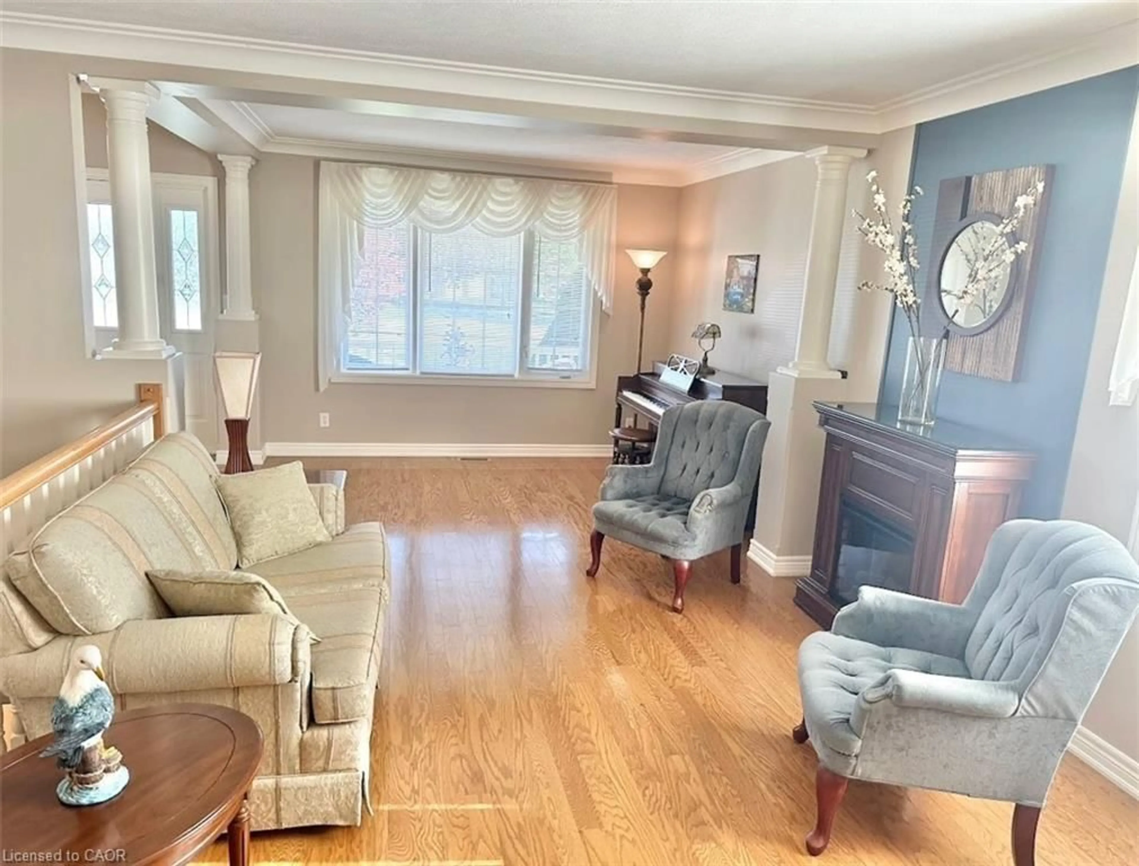 Living room with furniture, unknown for 31 Geoffery Rd, Port Dover Ontario N0A 1N4