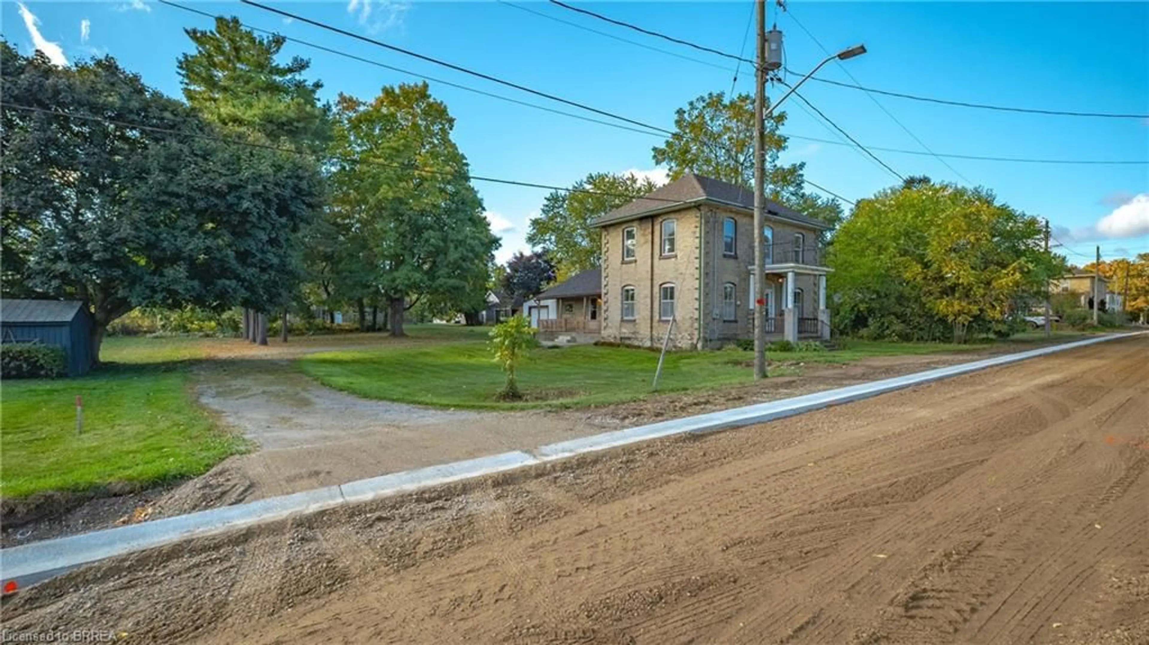 A pic from outside/outdoor area/front of a property/back of a property/a pic from drone, street for 23 Victoria St, Princeton Ontario N0J 1V0