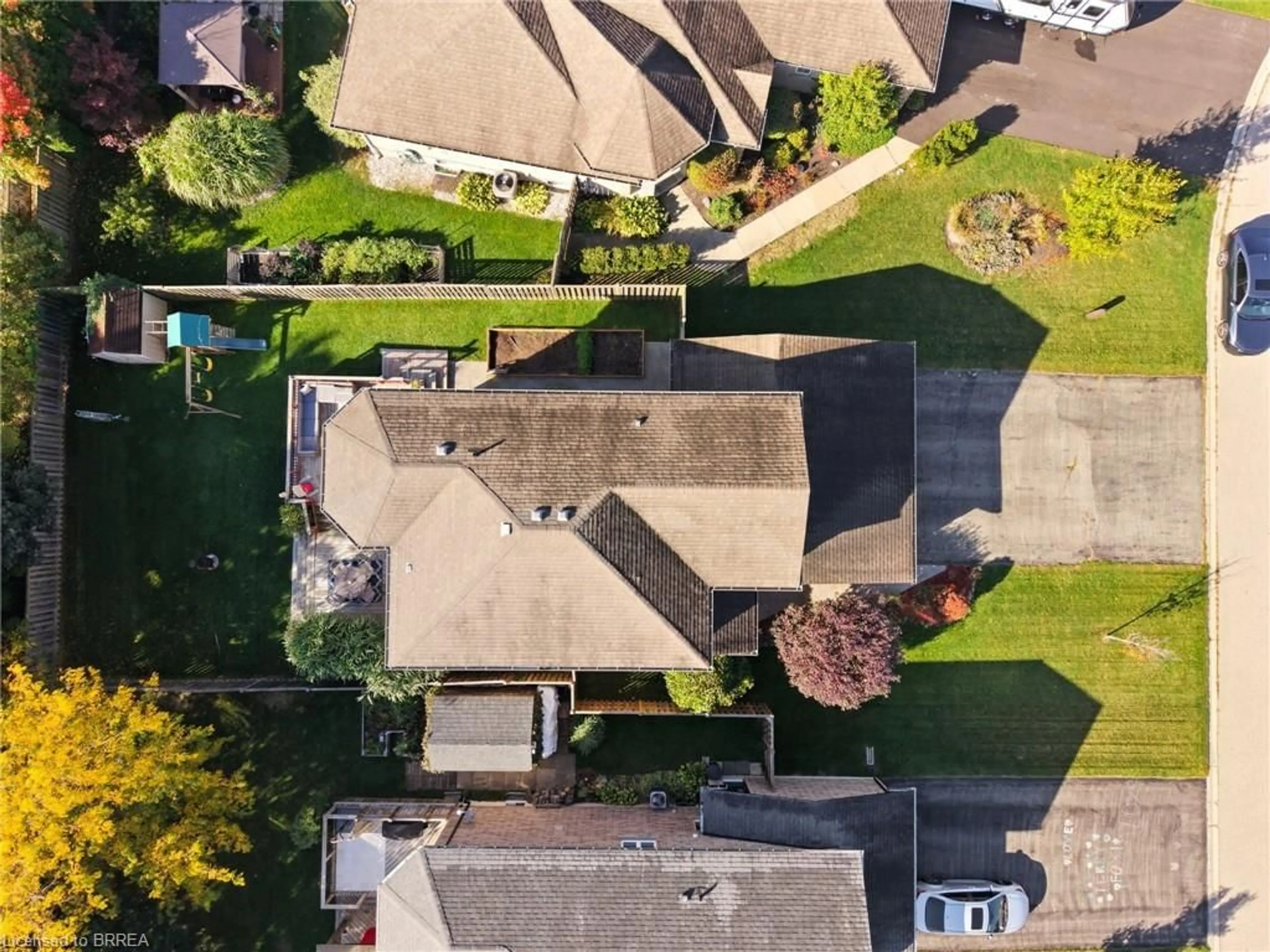 A pic from outside/outdoor area/front of a property/back of a property/a pic from drone, street for 61 Harmer Cres, Drumbo Ontario N0J 1G0