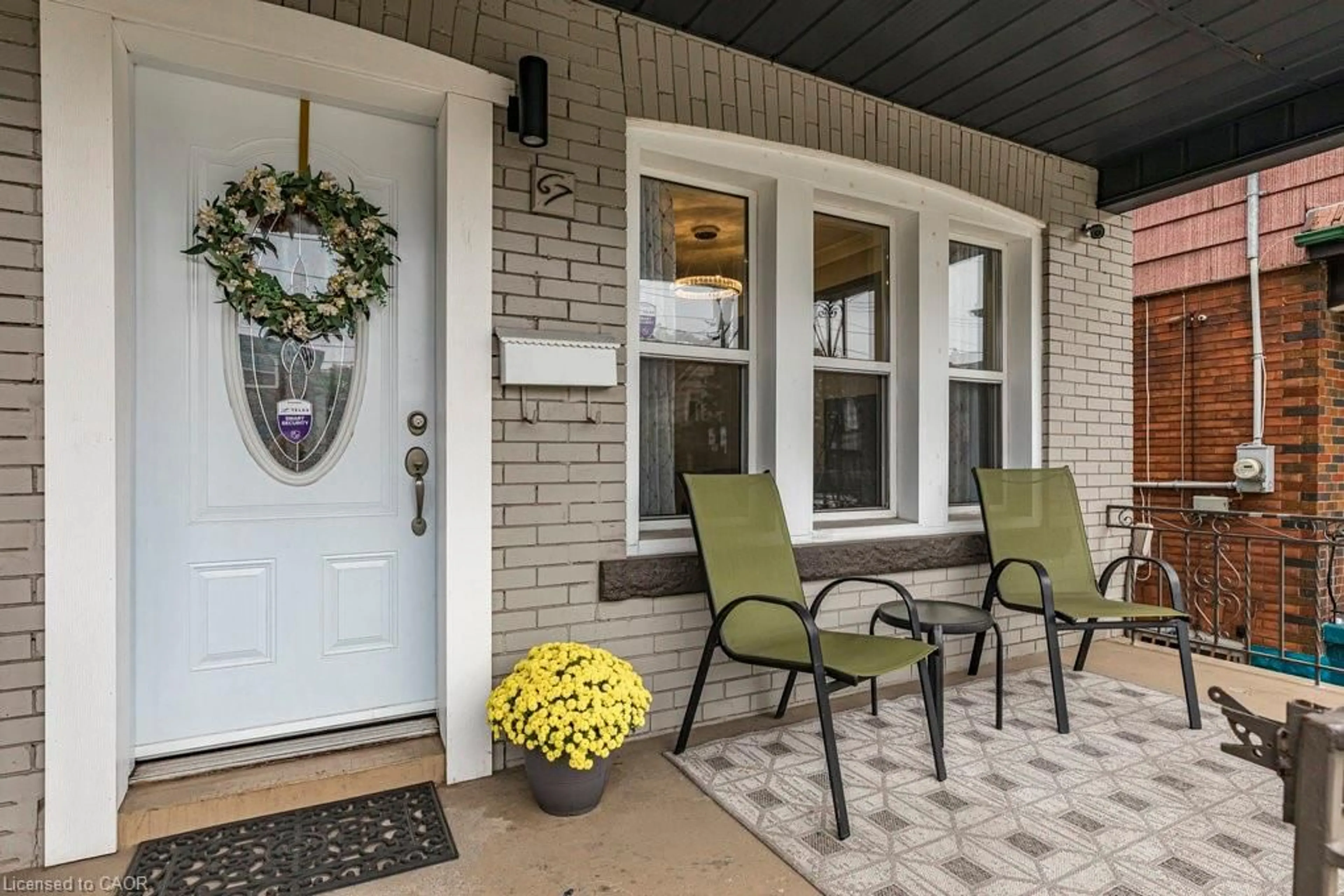Indoor entryway for 67 Gage Ave, Hamilton Ontario L8L 6Z8