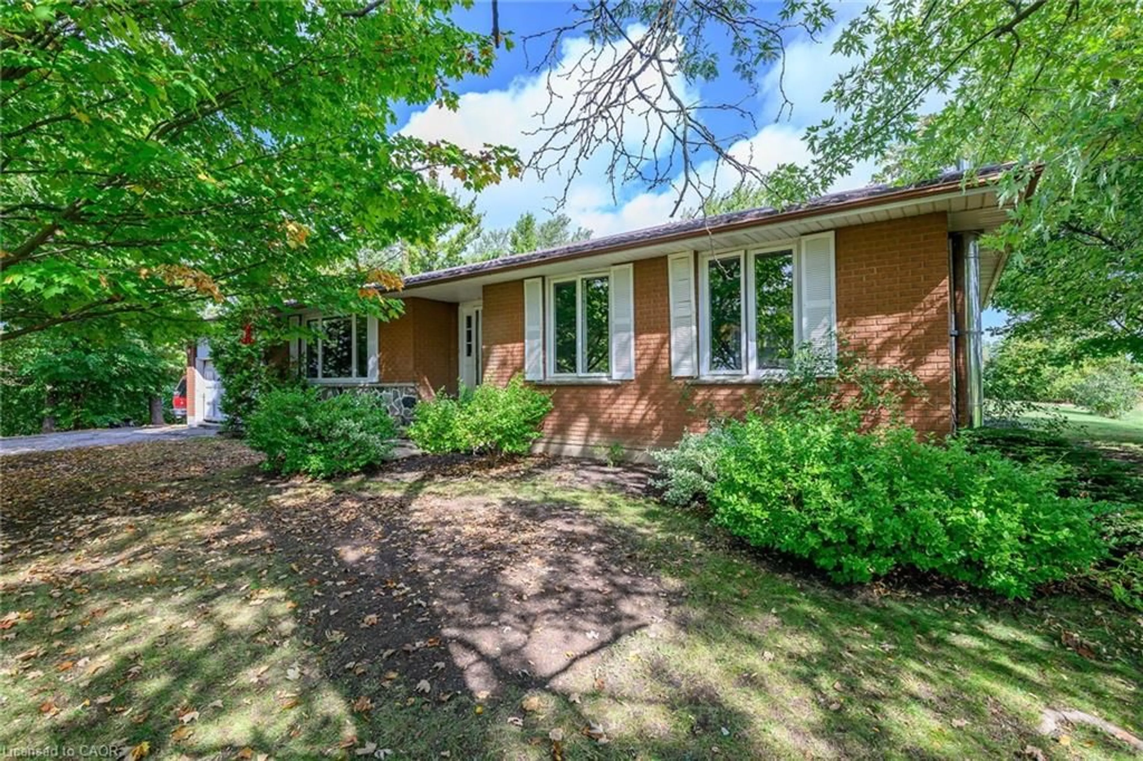 Home with brick exterior material, street for 757 4th Line, Caledonia Ontario N3W 2B1