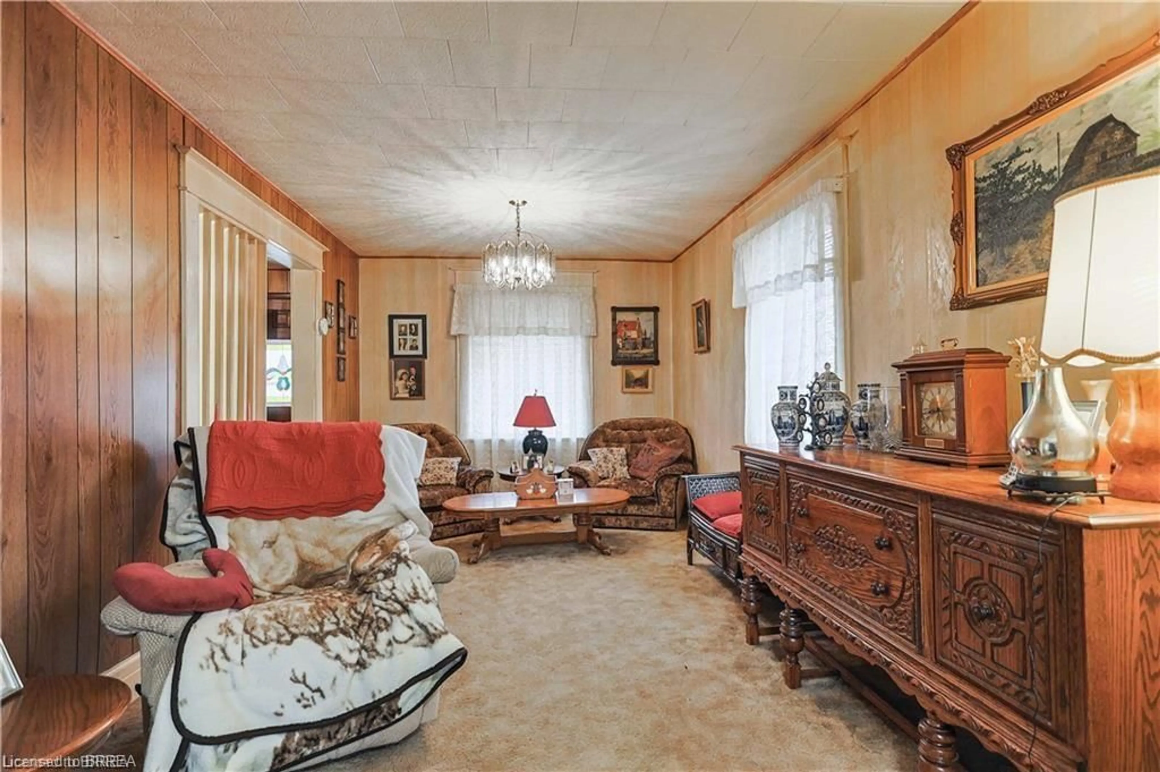 Living room with furniture, unknown for 25 Dufferin St, Burford Ontario N0E 1A0