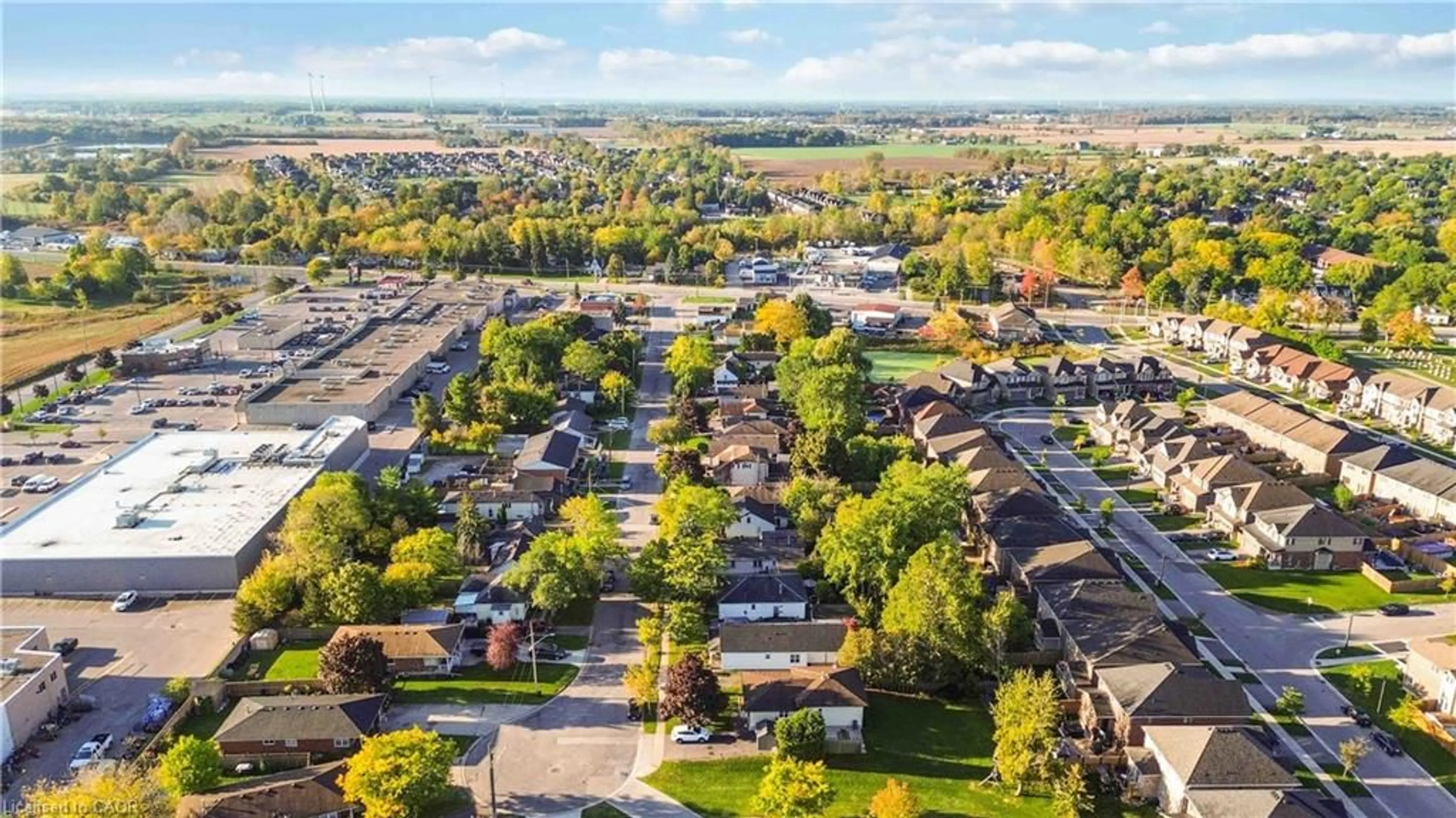 A pic from outside/outdoor area/front of a property/back of a property/a pic from drone, street for 164 Dufferin Ave, Smithville Ontario L0R 2A0