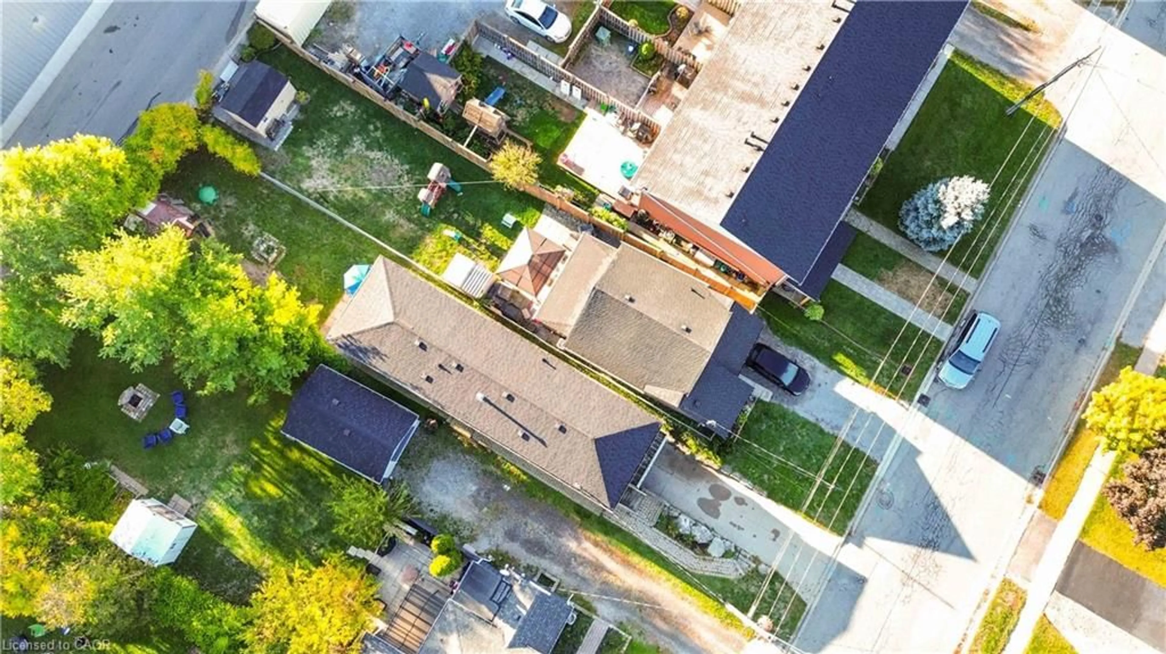A pic from outside/outdoor area/front of a property/back of a property/a pic from drone, street for 164 Dufferin Ave, Smithville Ontario L0R 2A0