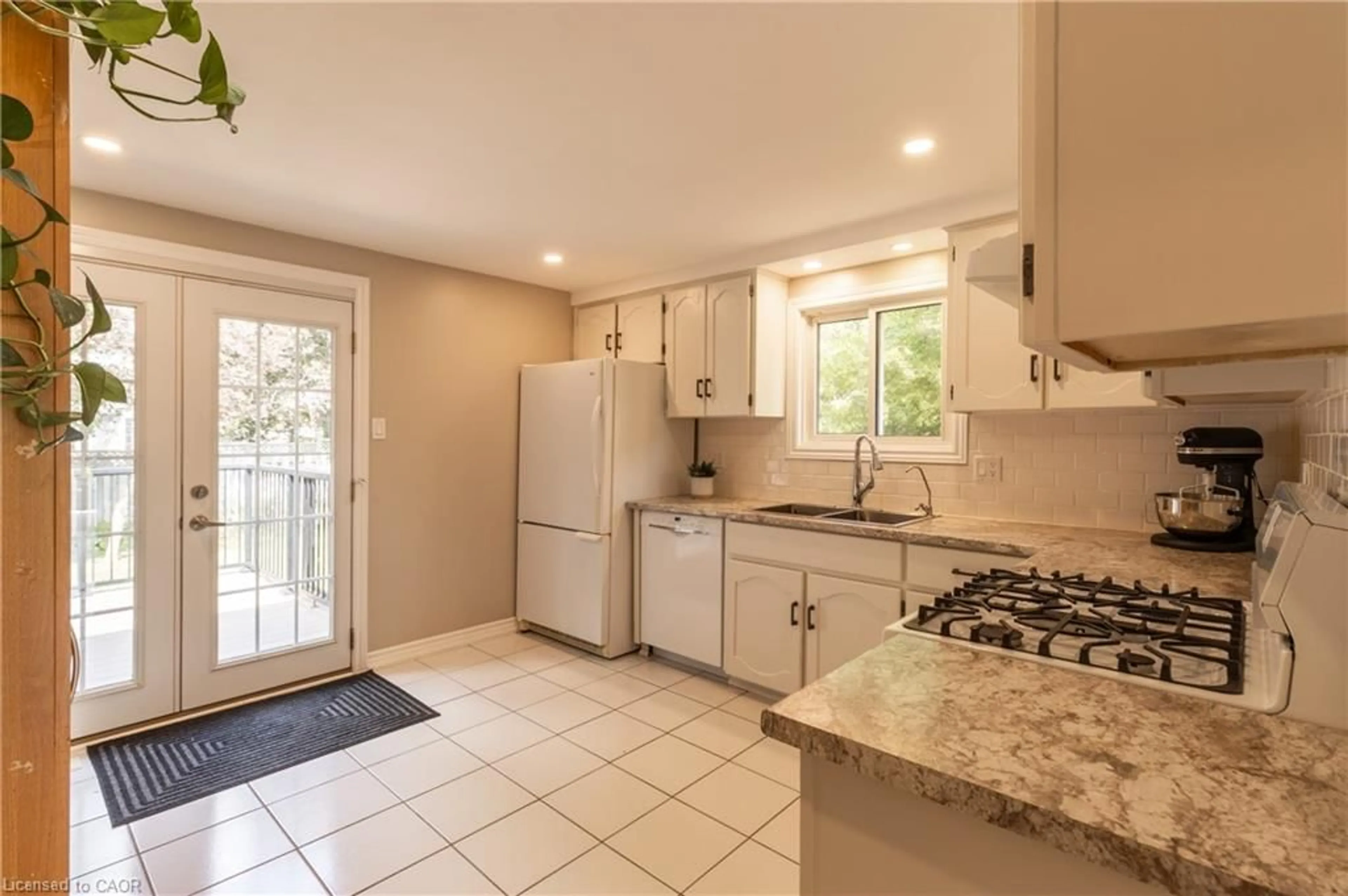 Open concept kitchen, ceramic/tile floor for 245 Stephanie Dr, Guelph Ontario N1K 1L8