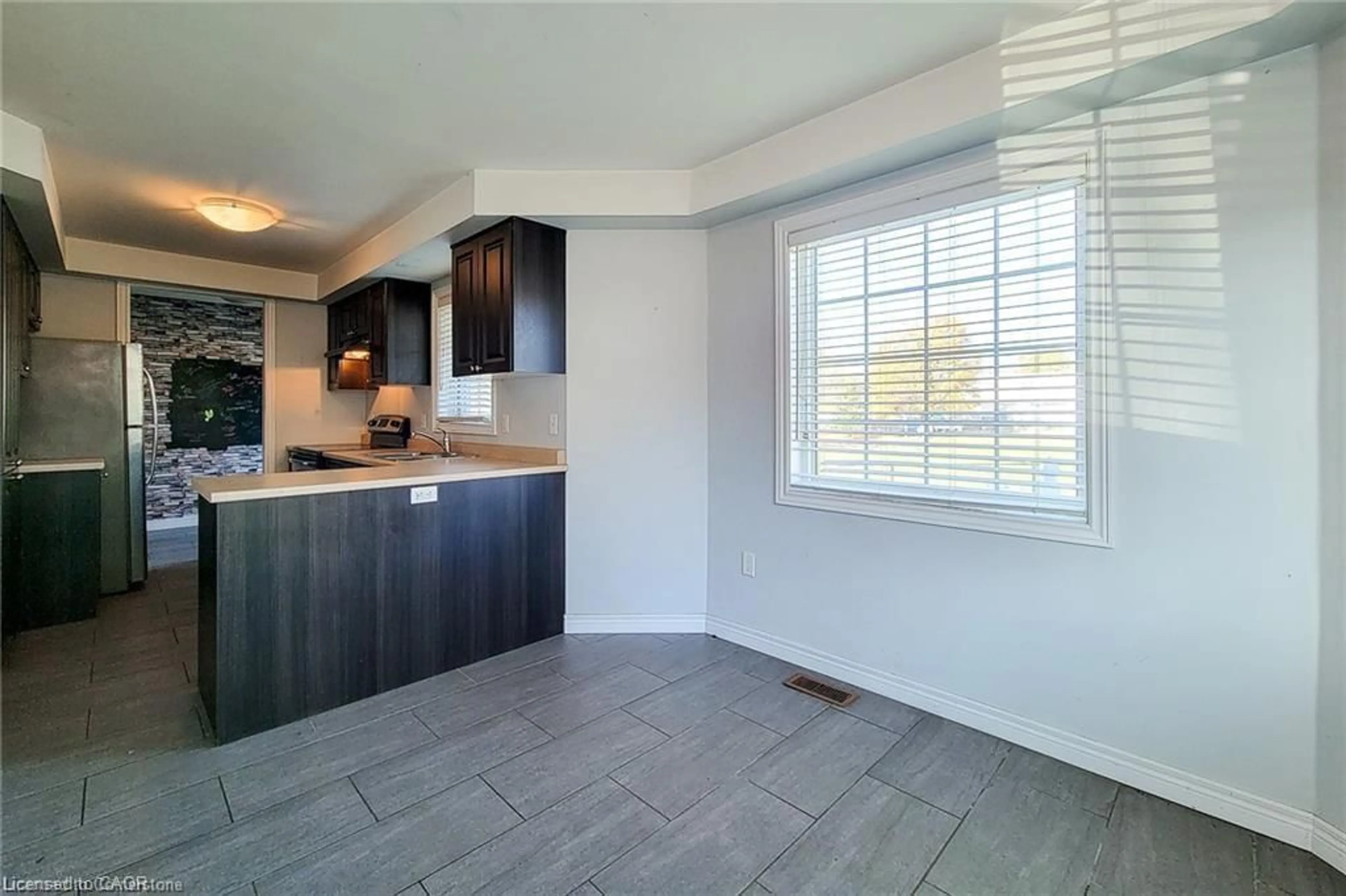 Open concept kitchen, unknown for 20 Mcconkey Cres, Brantford Ontario N3S 0B9