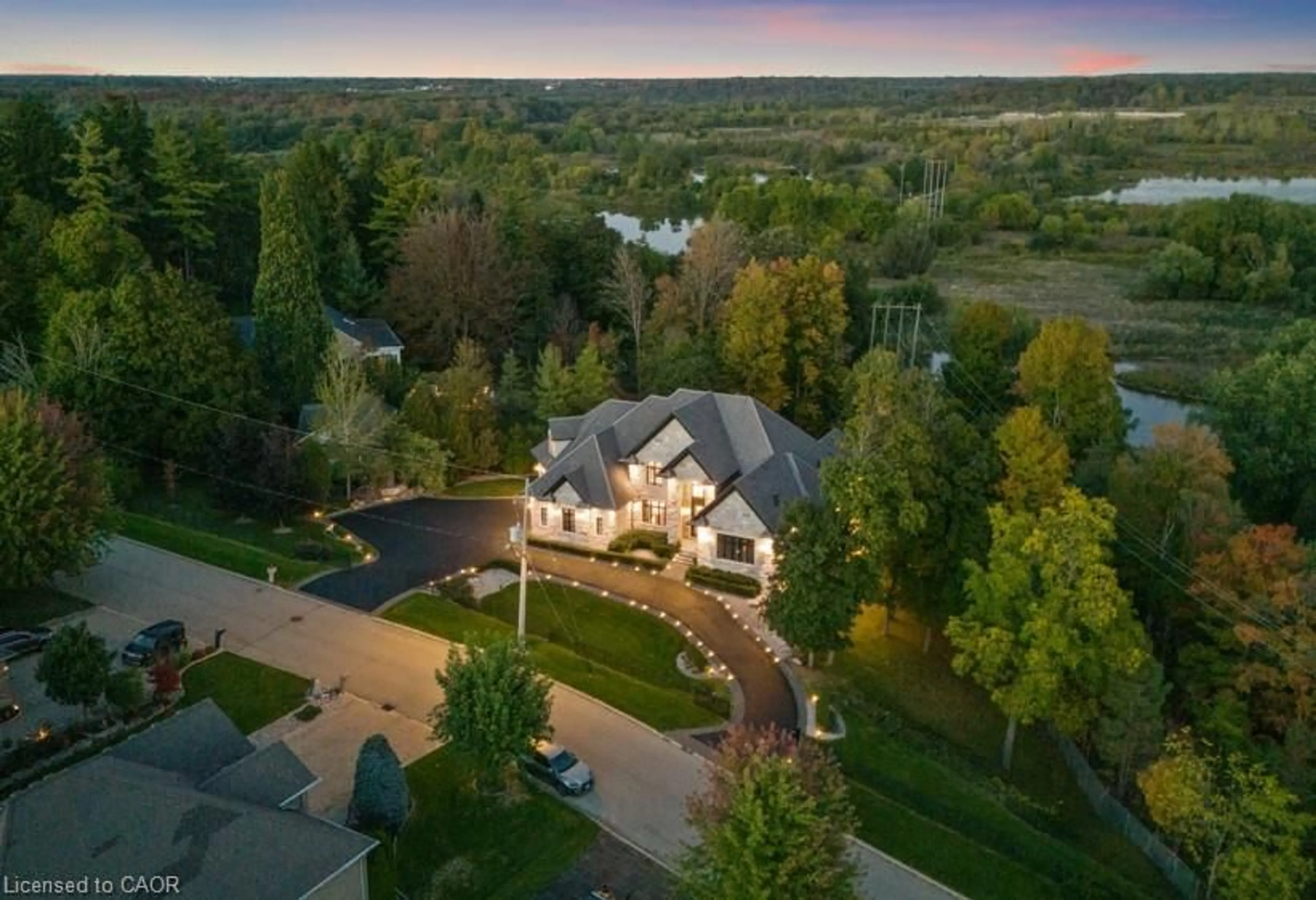 A pic from outside/outdoor area/front of a property/back of a property/a pic from drone, unknown for 546 Woolwich Pl, Waterloo Ontario N2J 4G8