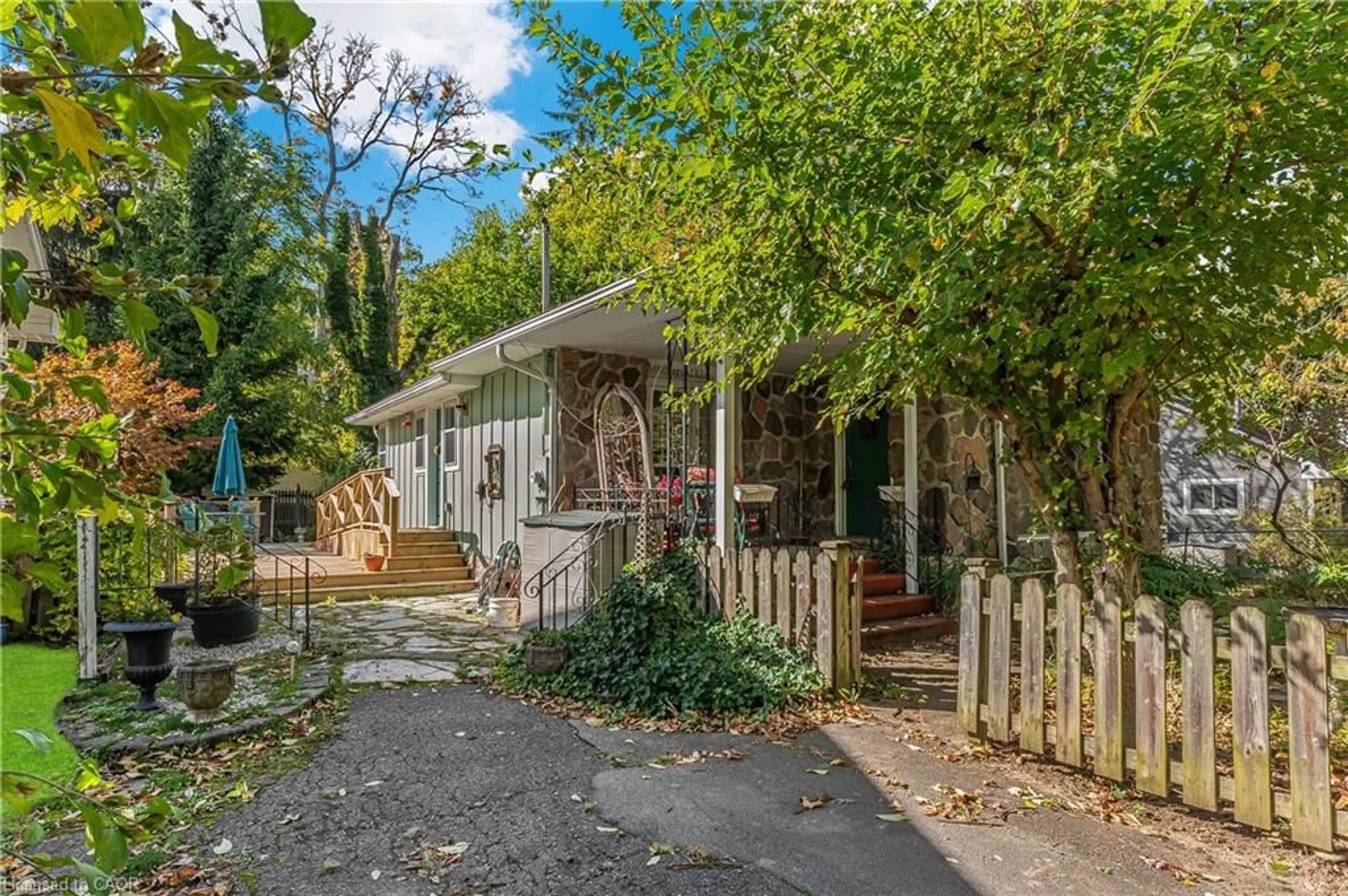 Unknown for 16 Wyckliffe Ave, Niagara-on-the-Lake Ontario L0S 1T0