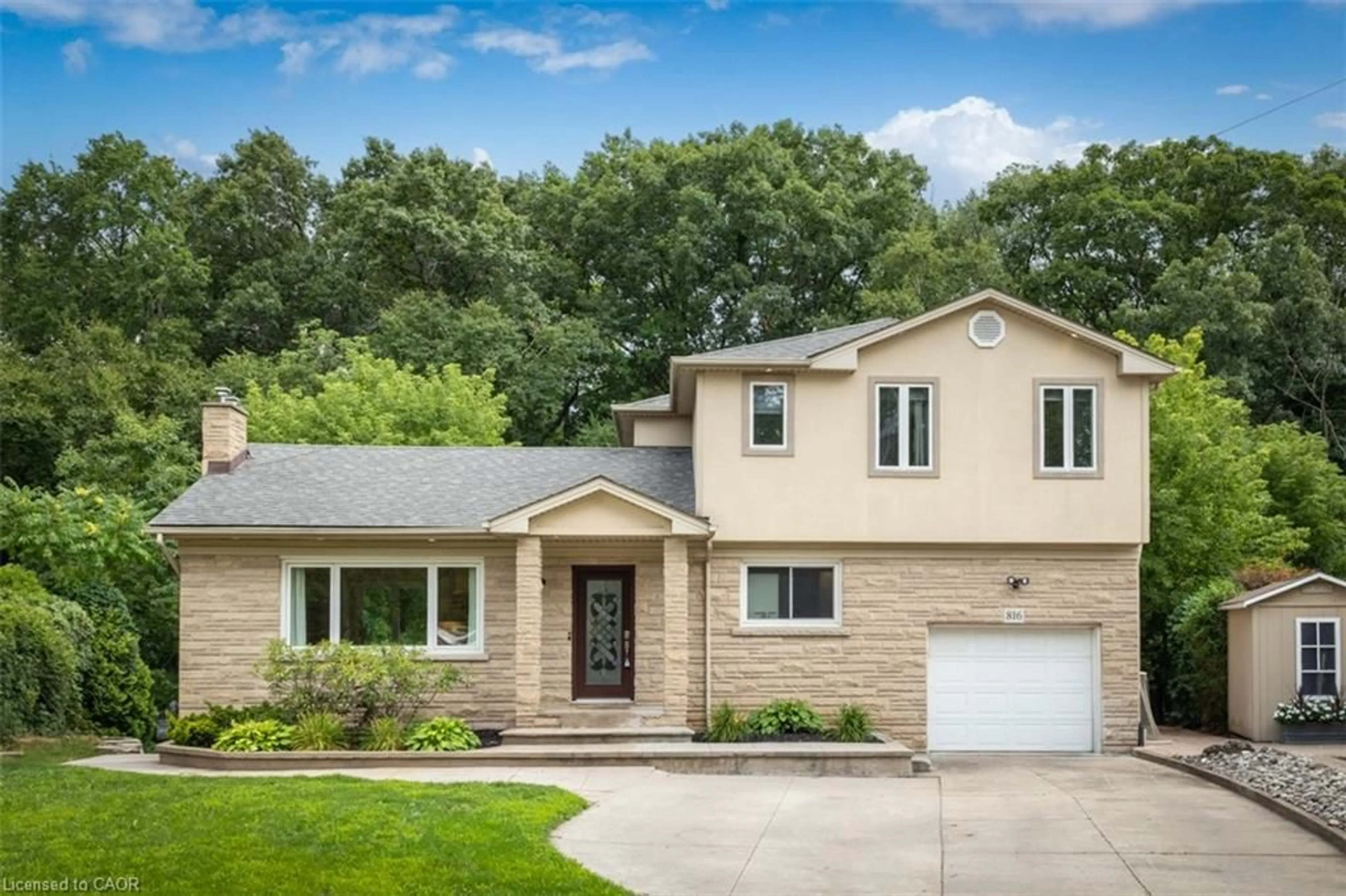 Home with brick exterior material, street for 816 Tanager Ave, Burlington Ontario L7T 2Y2