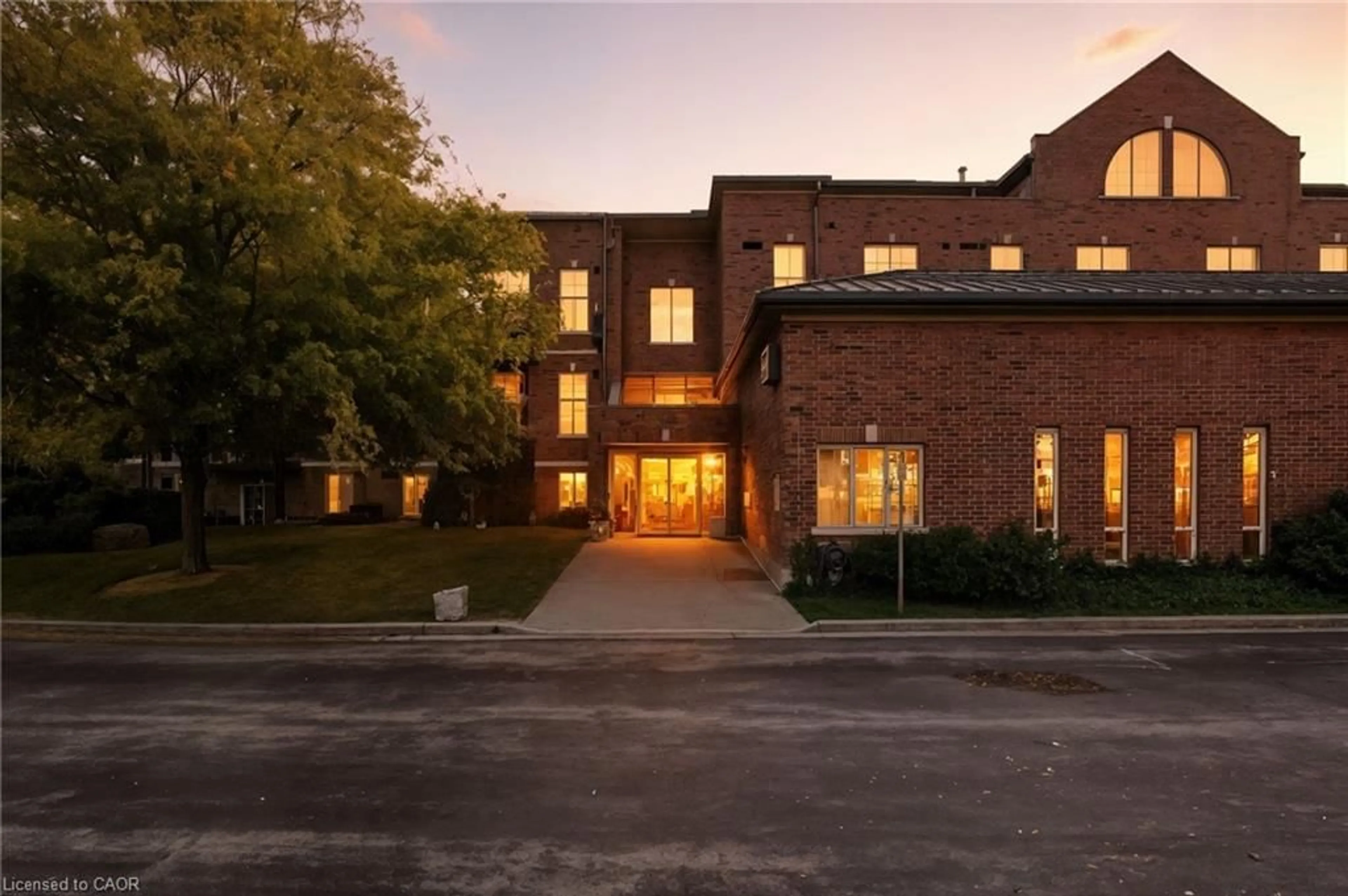 Unknown for 262 Dundas St #311, Waterdown Ontario L8B 1A9