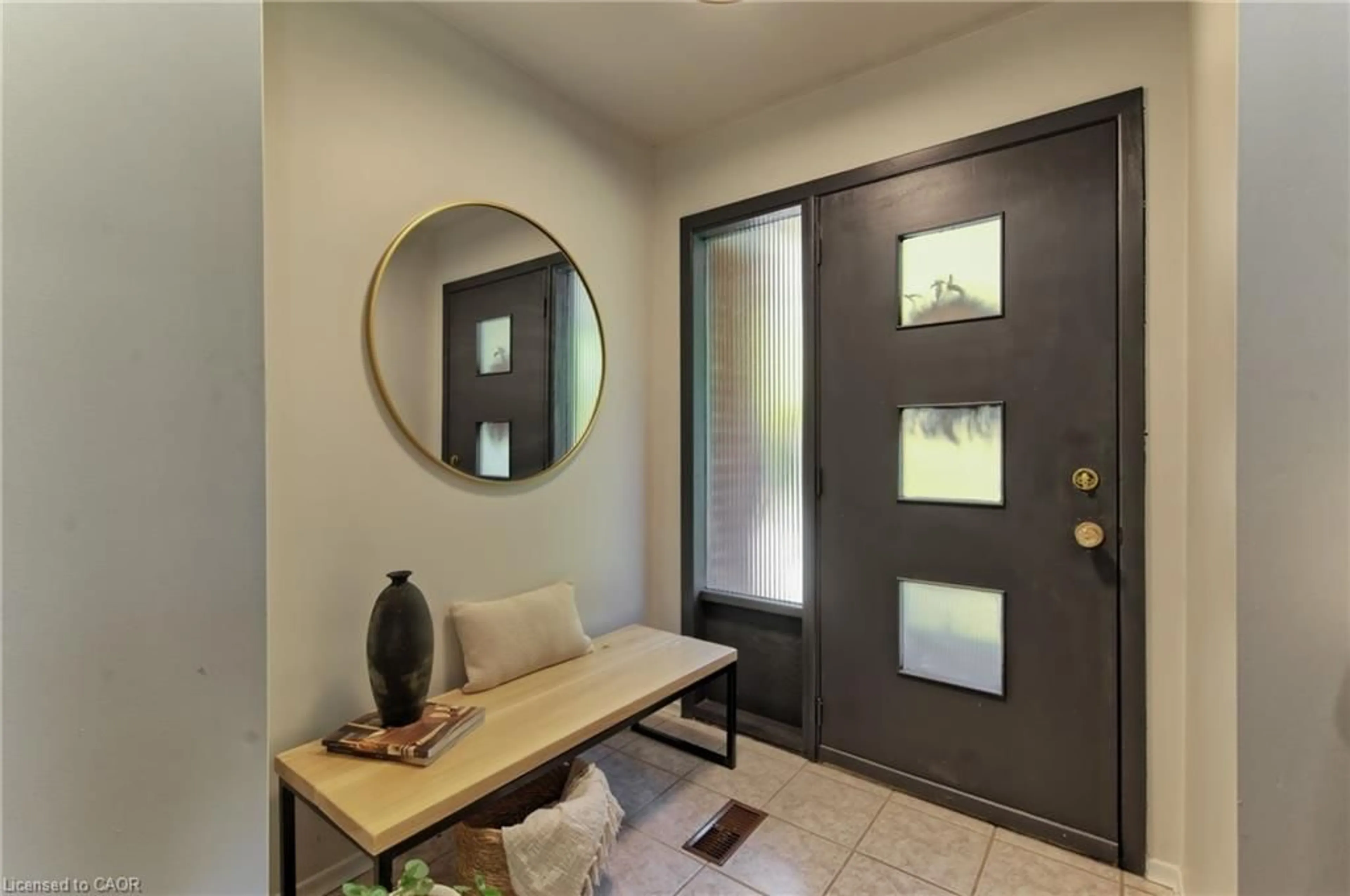 Indoor entryway for 99 Mcbay Rd, Brantford Ontario N3T 5L4