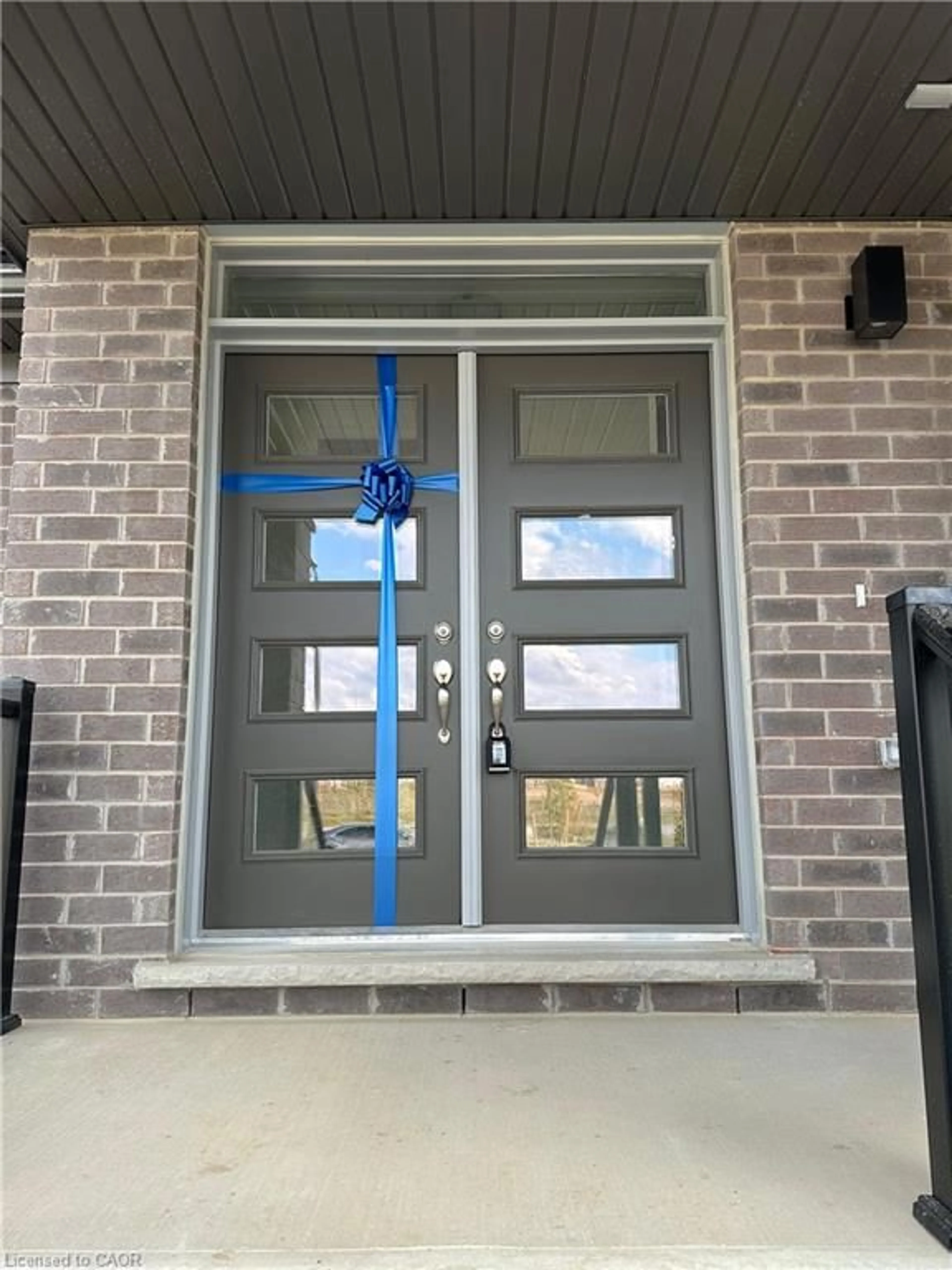 Indoor entryway for 267 Rosenberg Way, Kitchener Ontario N2R 0S9