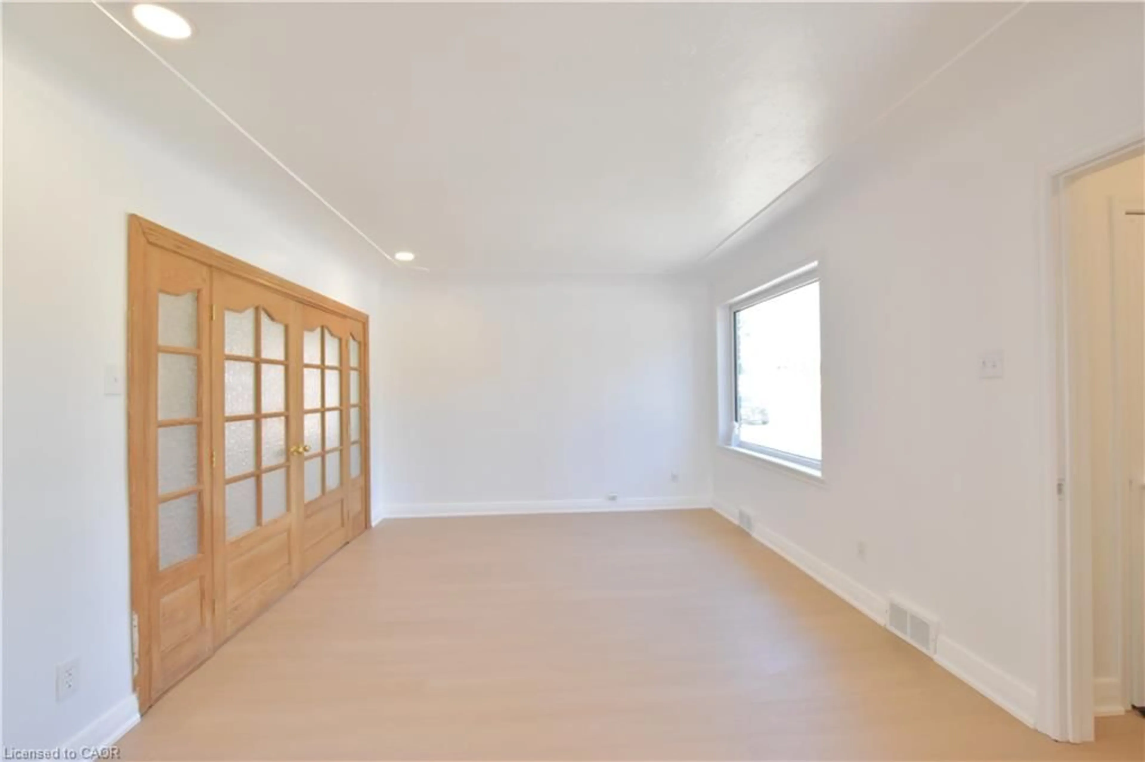 A pic of a room for 238 Lowther St, Cambridge Ontario N3H 1Y1