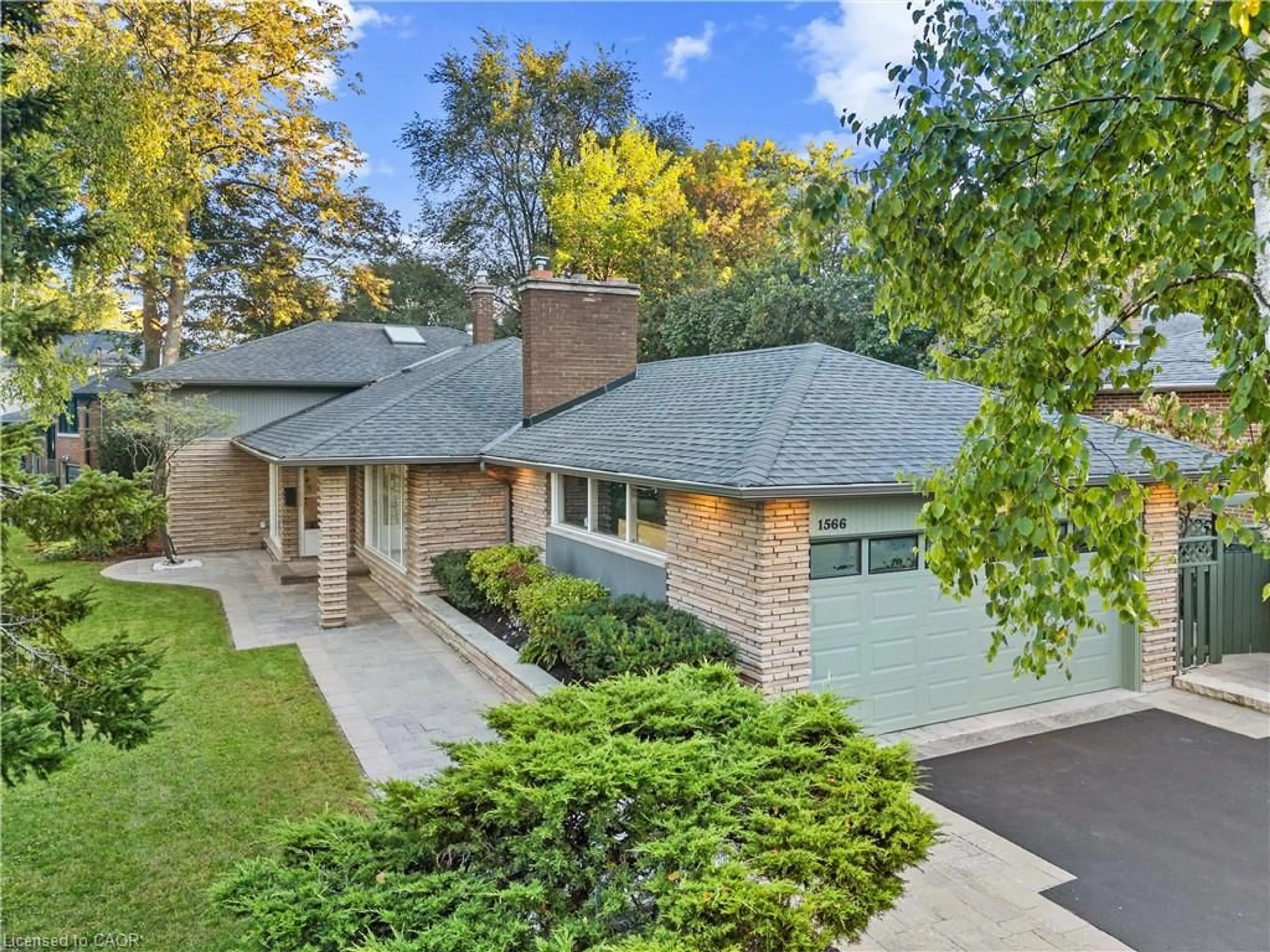 Home with brick exterior material, street for 1566 Ewald Rd, Mississauga Ontario L5G 4C3