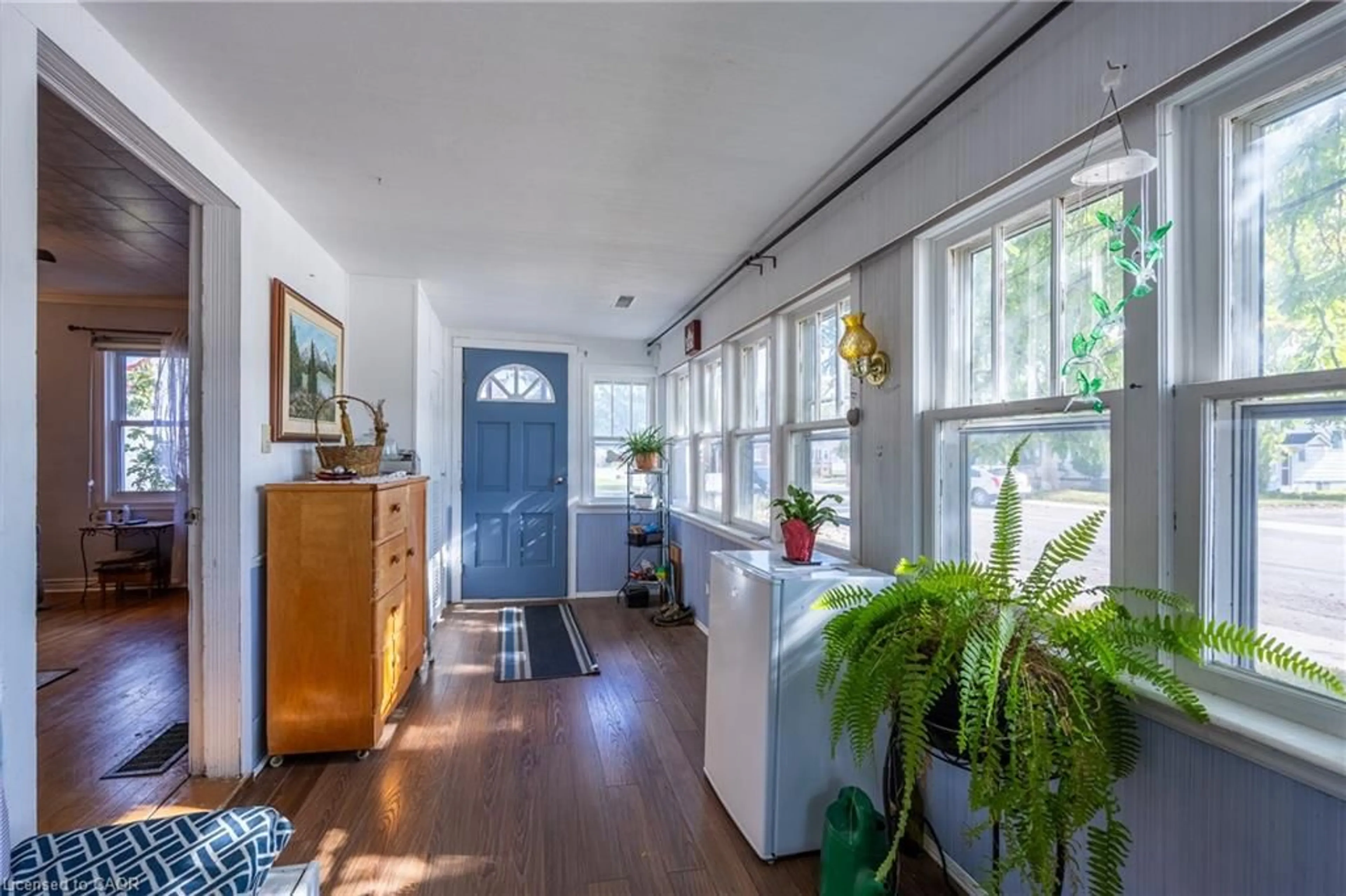 Indoor entryway for 167 Eastern Ave, Delhi Ontario N4B 1R8