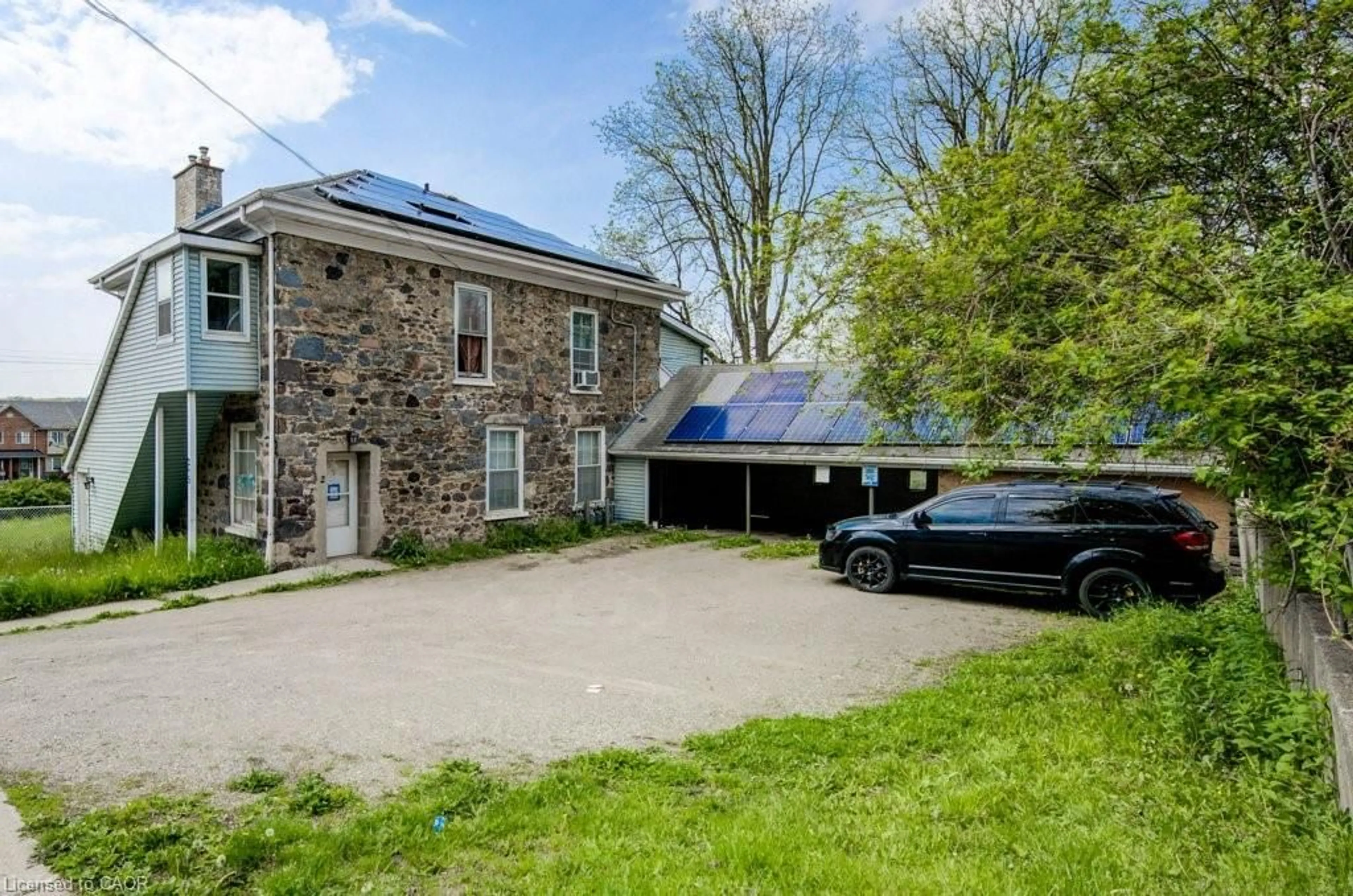 A pic from outside/outdoor area/front of a property/back of a property/a pic from drone, building for 245 Ainslie St, Cambridge Ontario N1R 3L2