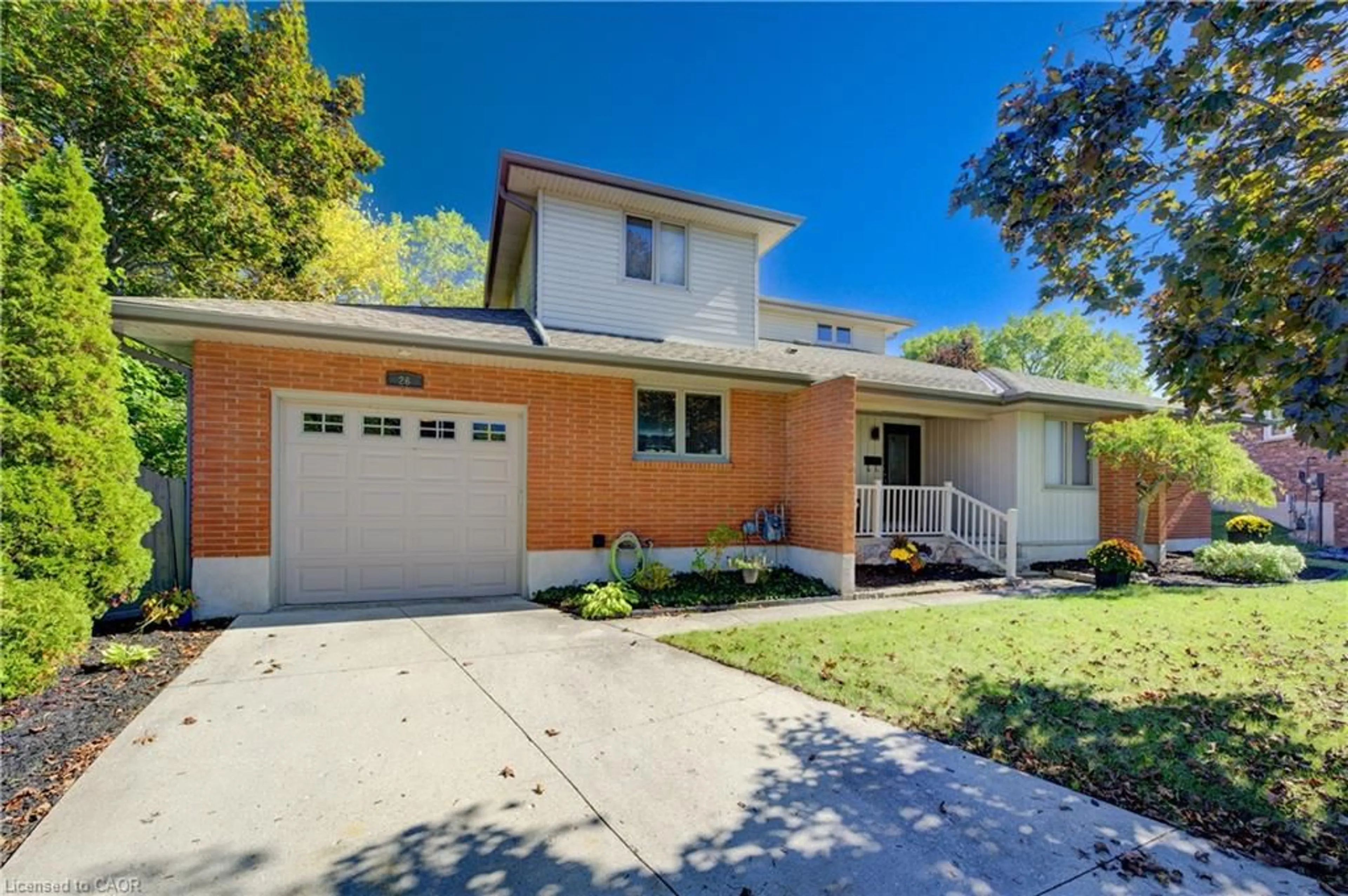 Home with brick exterior material, street for 26 Esther Ave, Cambridge Ontario N1S 4L6