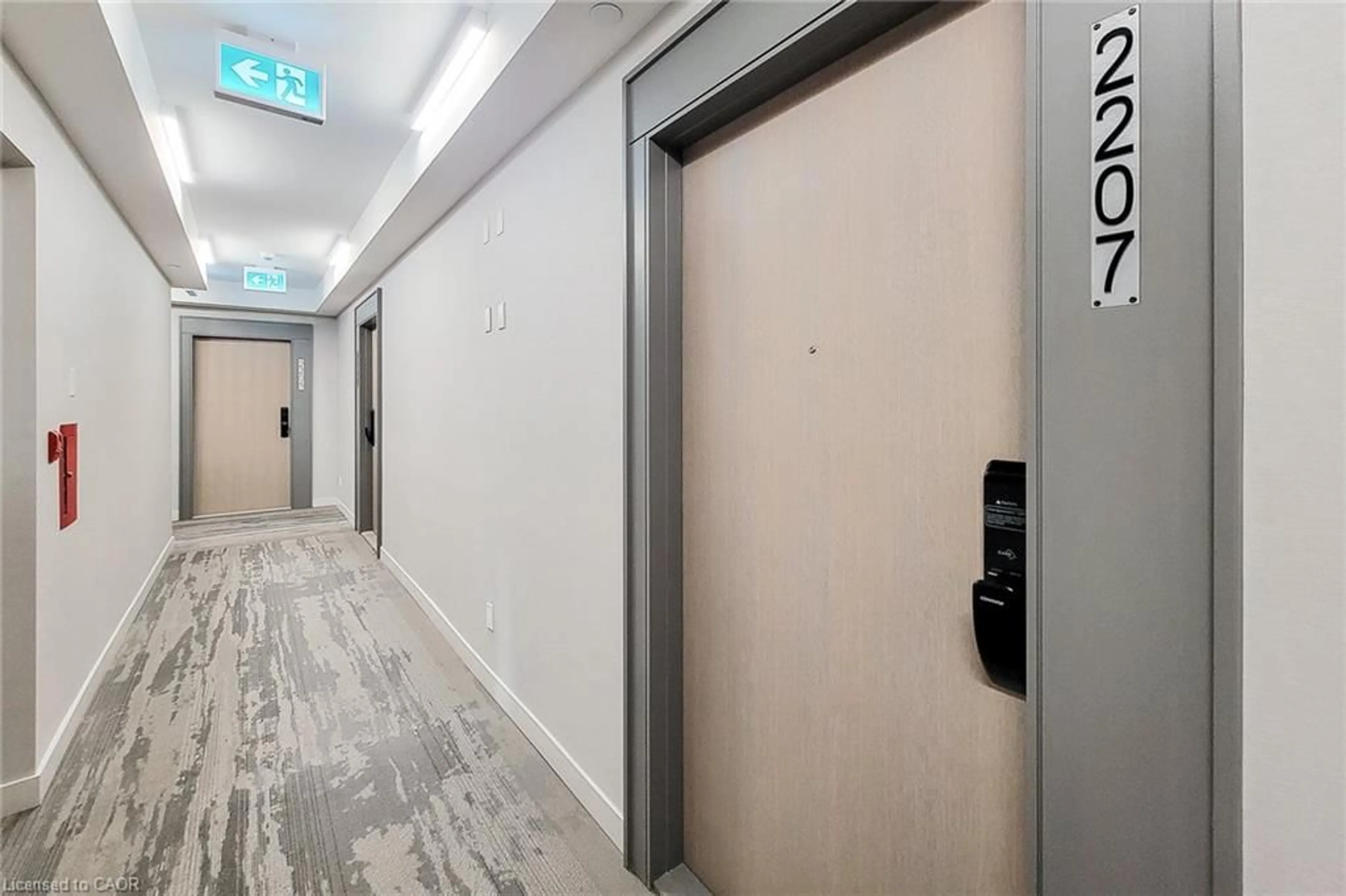 Indoor foyer for 370 Martha St #2207, Burlington Ontario L7R 2P7