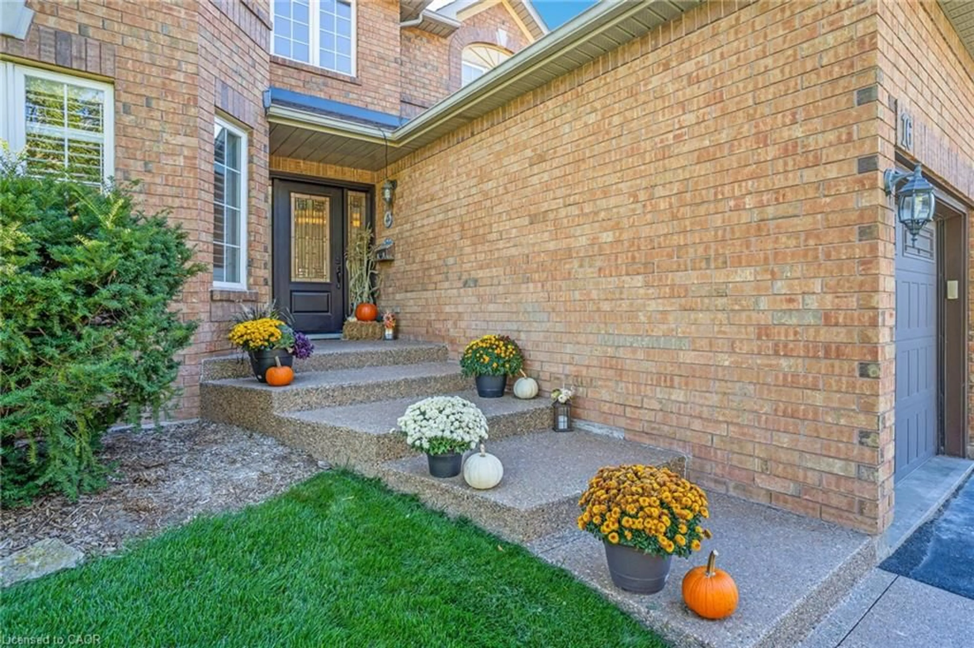 Unknown for 16 Canning Cres, Cambridge Ontario N1T 1X2