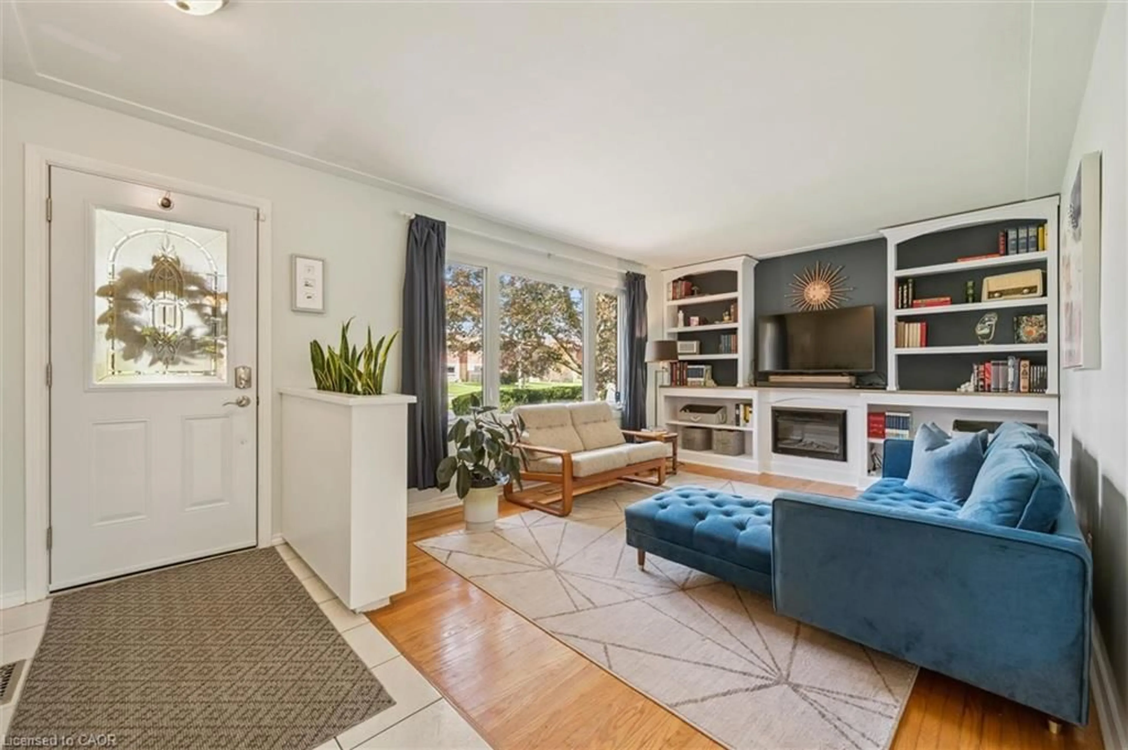 Living room with furniture, unknown for 521 Glen Forrest Blvd, Waterloo Ontario N2L 4H9