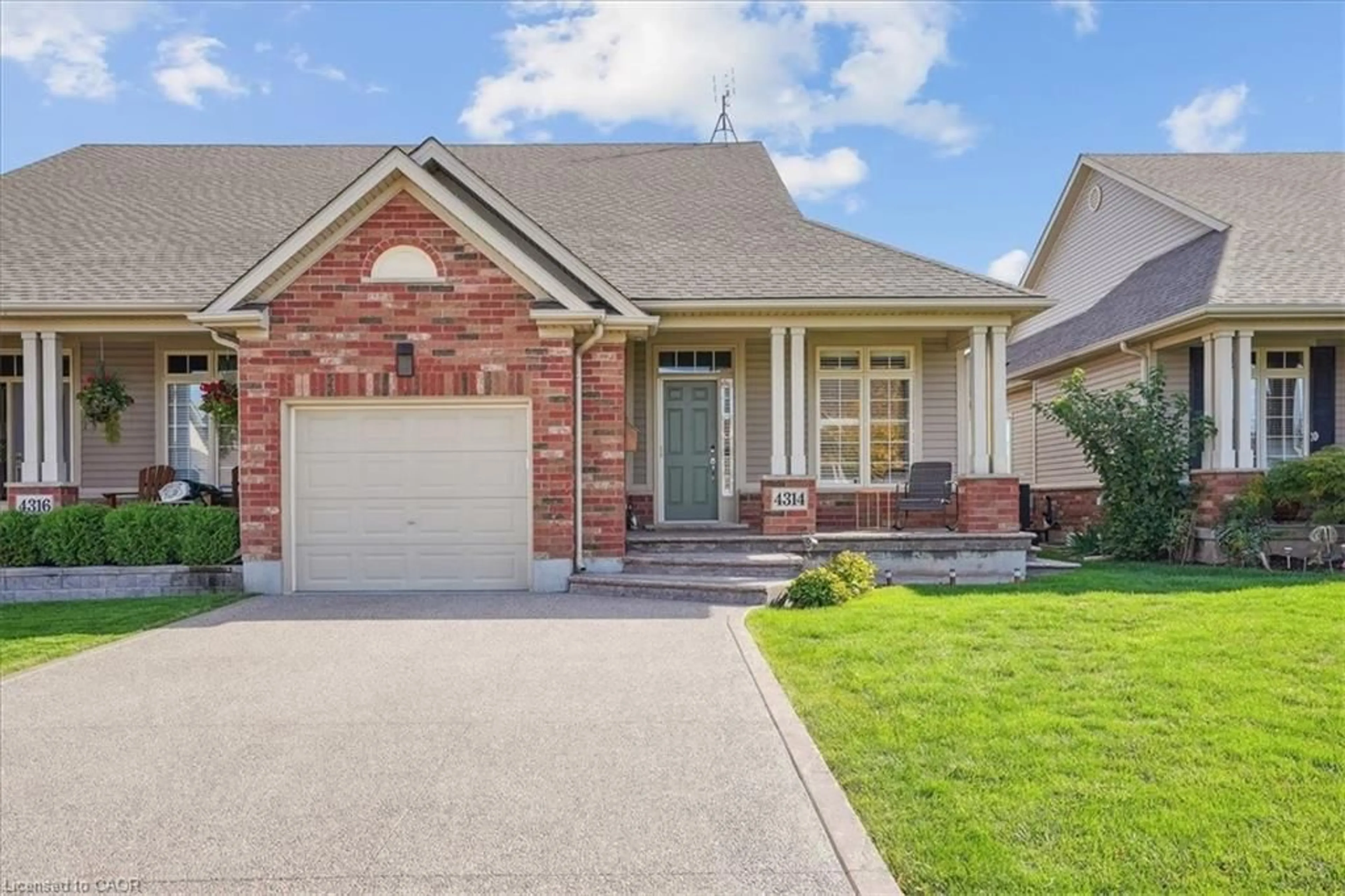 Home with brick exterior material, street for 4314 Lindsey Cres, Lincoln Ontario L3J 0P9