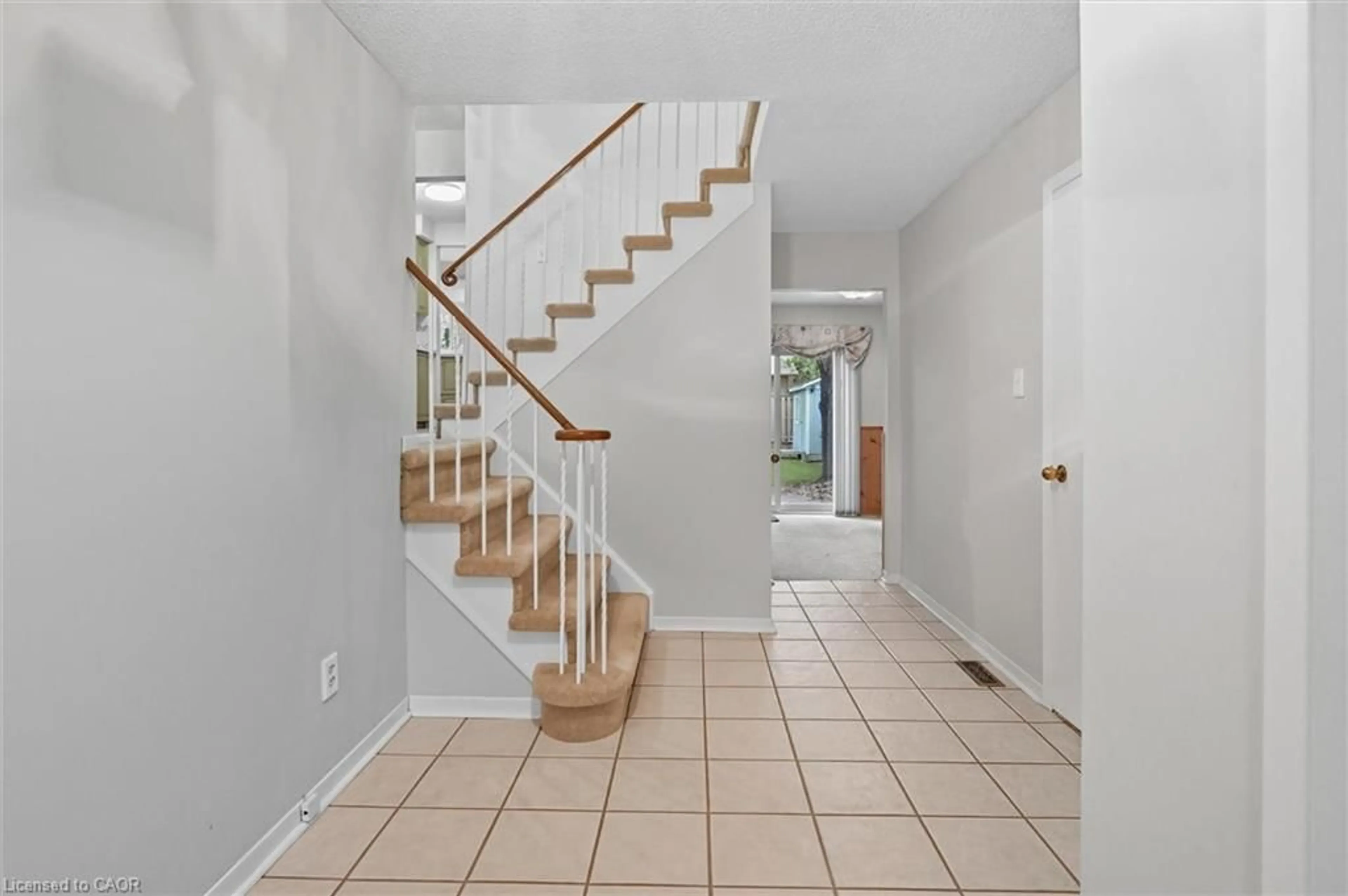 Unknown for 2400 Eaglesfield Dr, Burlington Ontario L7P 3V5