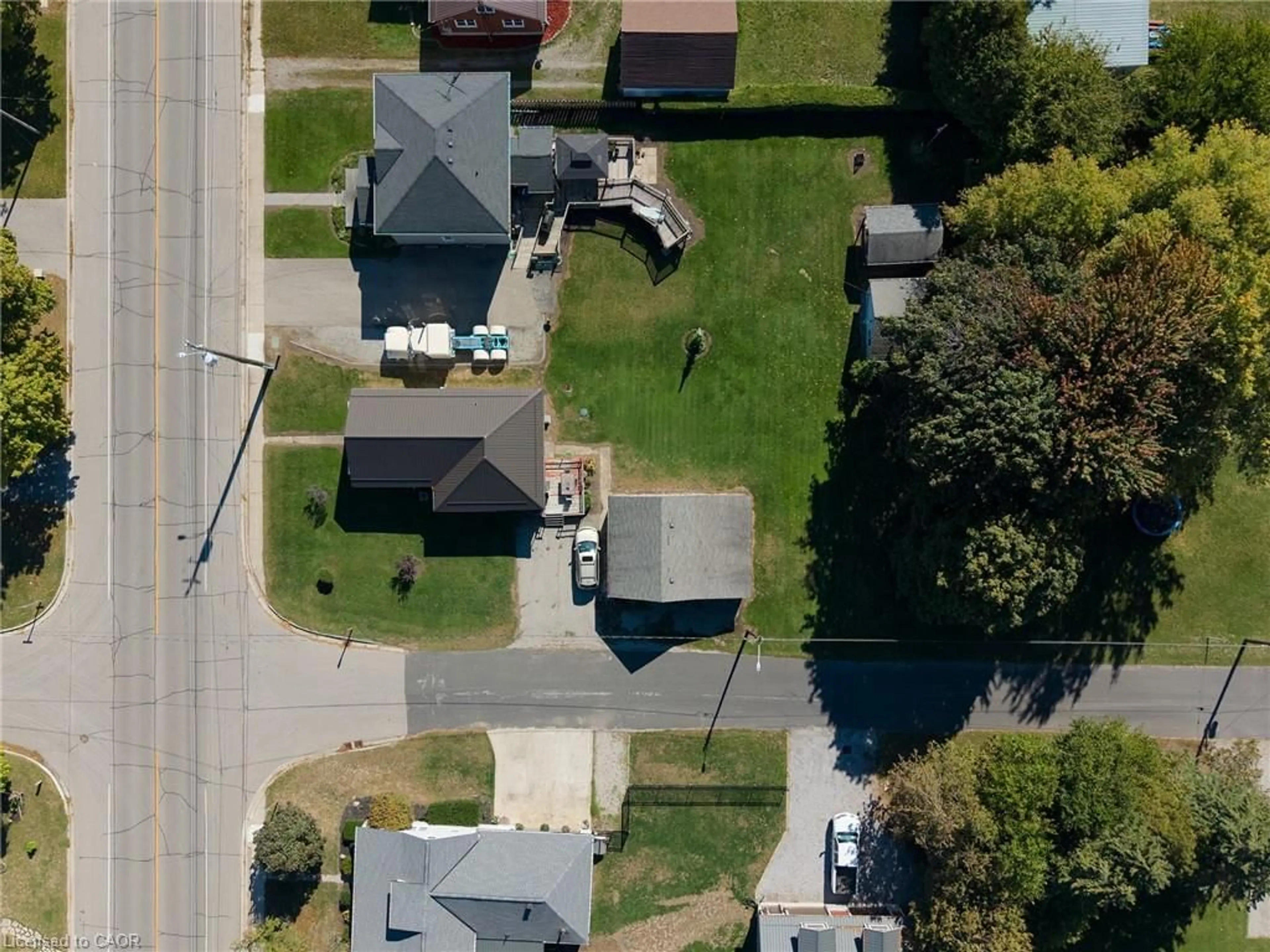 A pic from outside/outdoor area/front of a property/back of a property/a pic from drone, street for 8 Queen St, Langton Ontario N0E 1G0
