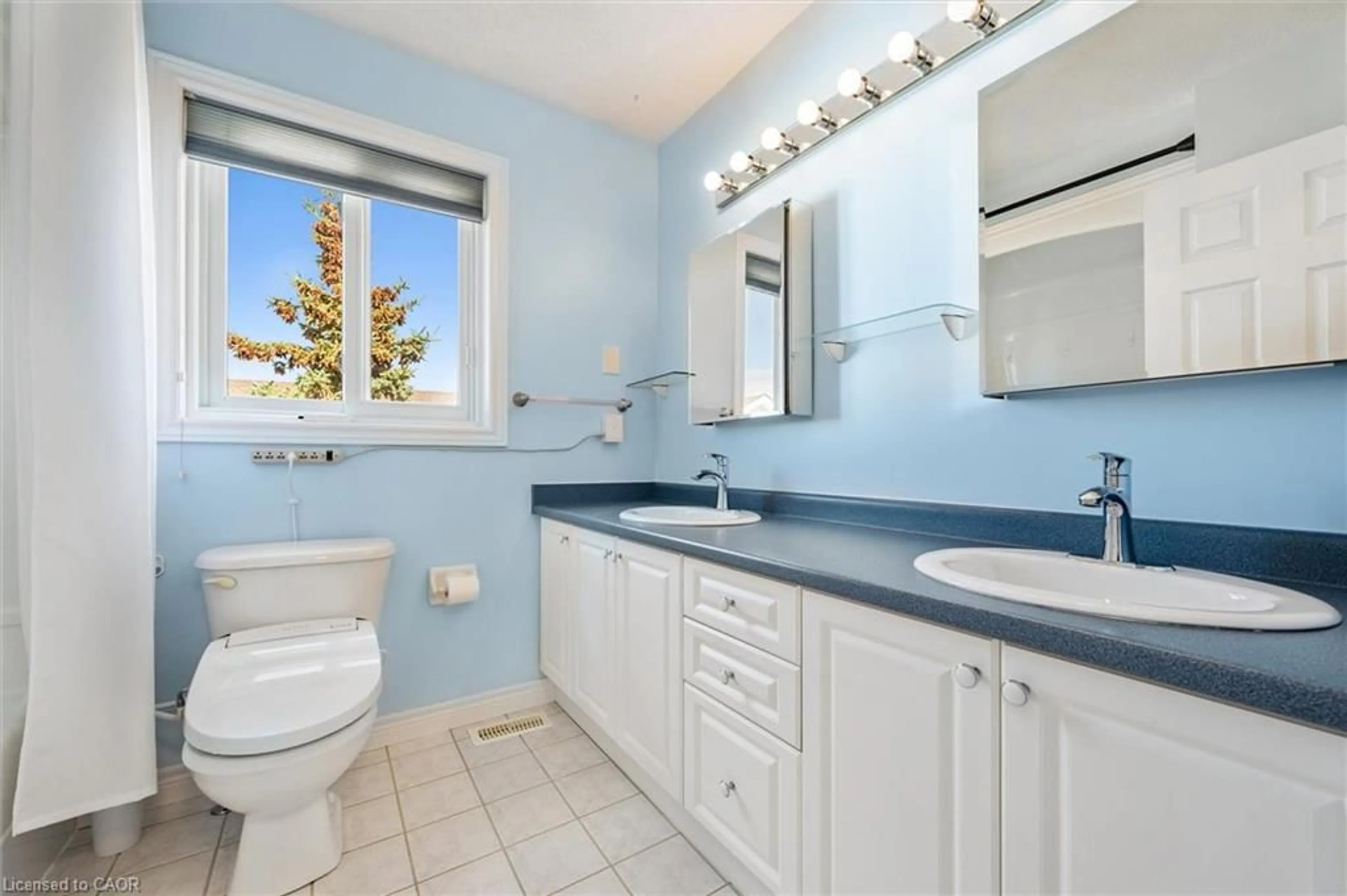 Standard bathroom, ceramic/tile floor for 1130 Countrystone Dr, Kitchener Ontario N2N 3L7